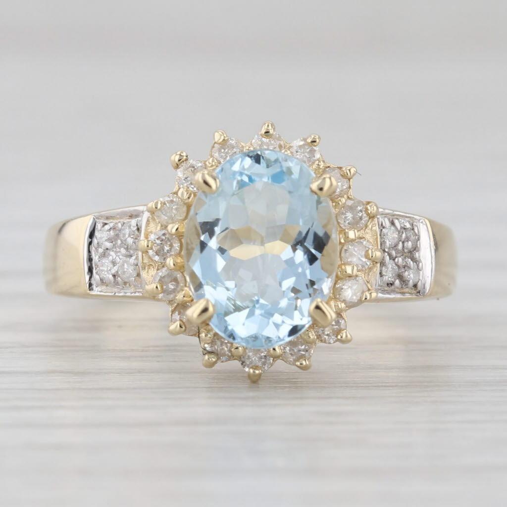 Informazioni sulla gemma:
- Nature - Acquamarina naturale
Carati - 1,50ct
Taglio - Brilliante ovale
Colore - Azzurro / Acqua
Trattamento - Riscaldato

- Diamanti naturali -
Carati totali - 0,19ctw
Taglio - Brillante rotondo
Colore - H - J
Chiarezza