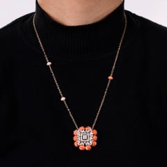 16.9TCW Collana di corallo naturale con diamante e ciondolo floreale per donne in oro 18k