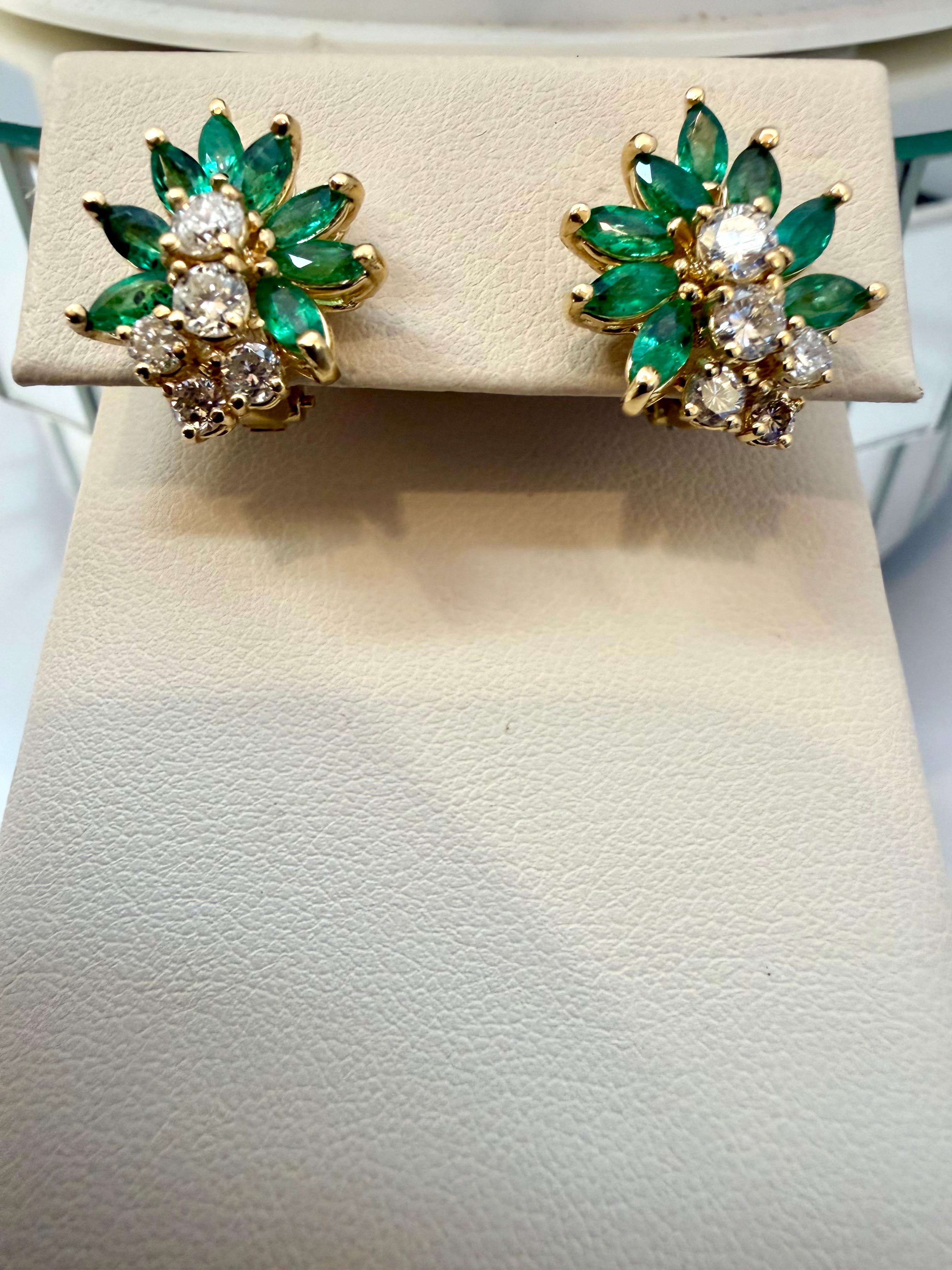 1.6Ct Nature Brazilin Marquise Emerald & 1.0 Ct Diamond Clip on Earring 18 KYG en vente 9
