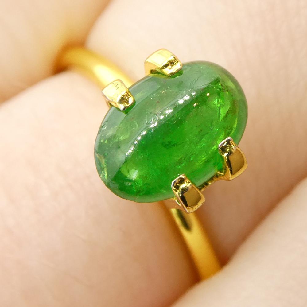 Taglio ovale Granato ovale cabochon di tsavorite verde del Kenya, 1.6ct, non riscaldato in vendita