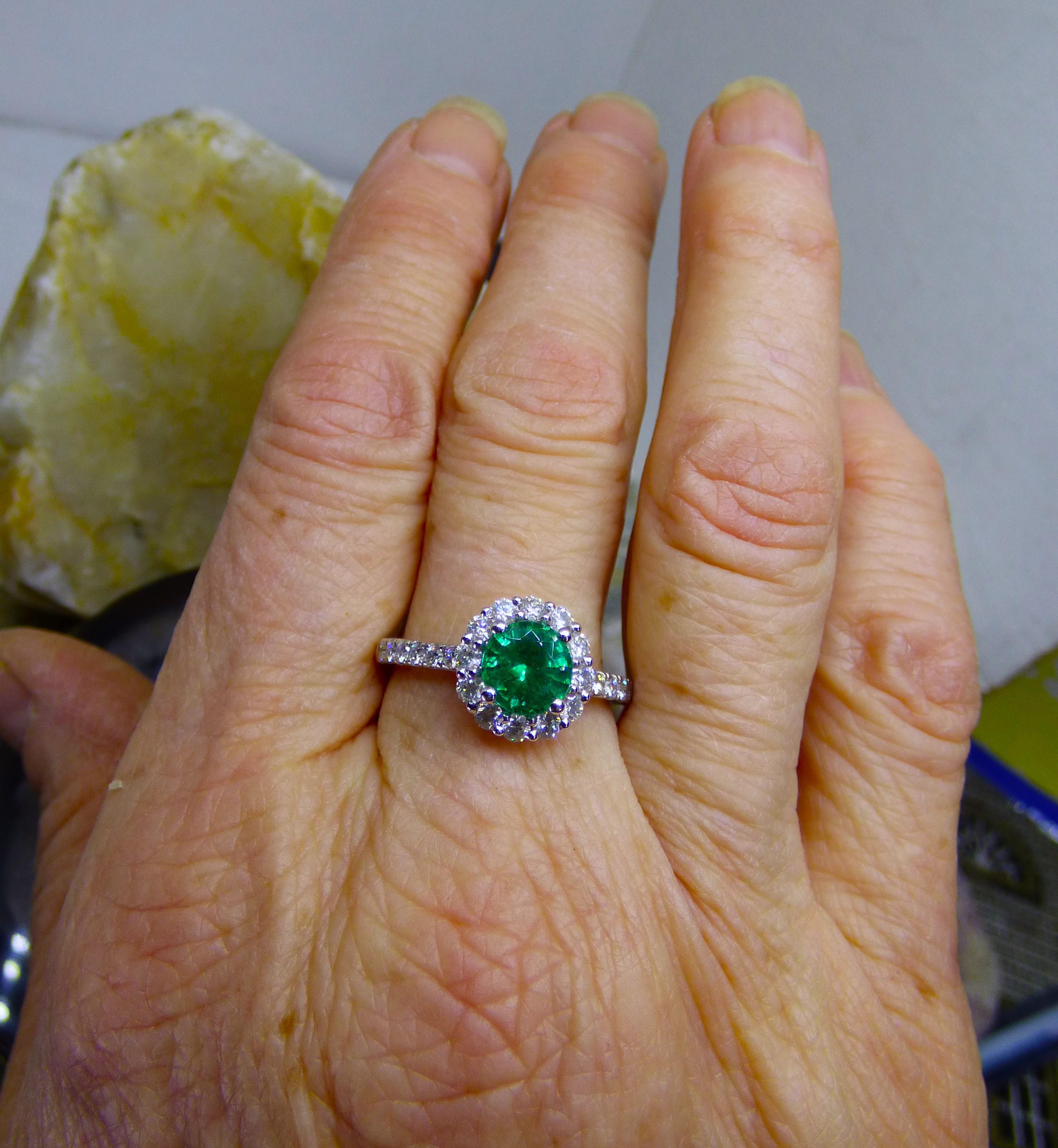 1.6ct. Round Emerald and Diamond Cluster Ring in Platinum In New Condition For Sale In Dublin, IE