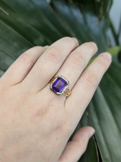 1.6cts Solitaire Amethyst Ring: 14K Solid Gold, Triple Split Shank  EM 10x8mm