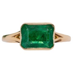 Bague solitaire en or jaune 14 carats avec émeraude de Zambie de 1,6 carat  EM 8.5x6mm