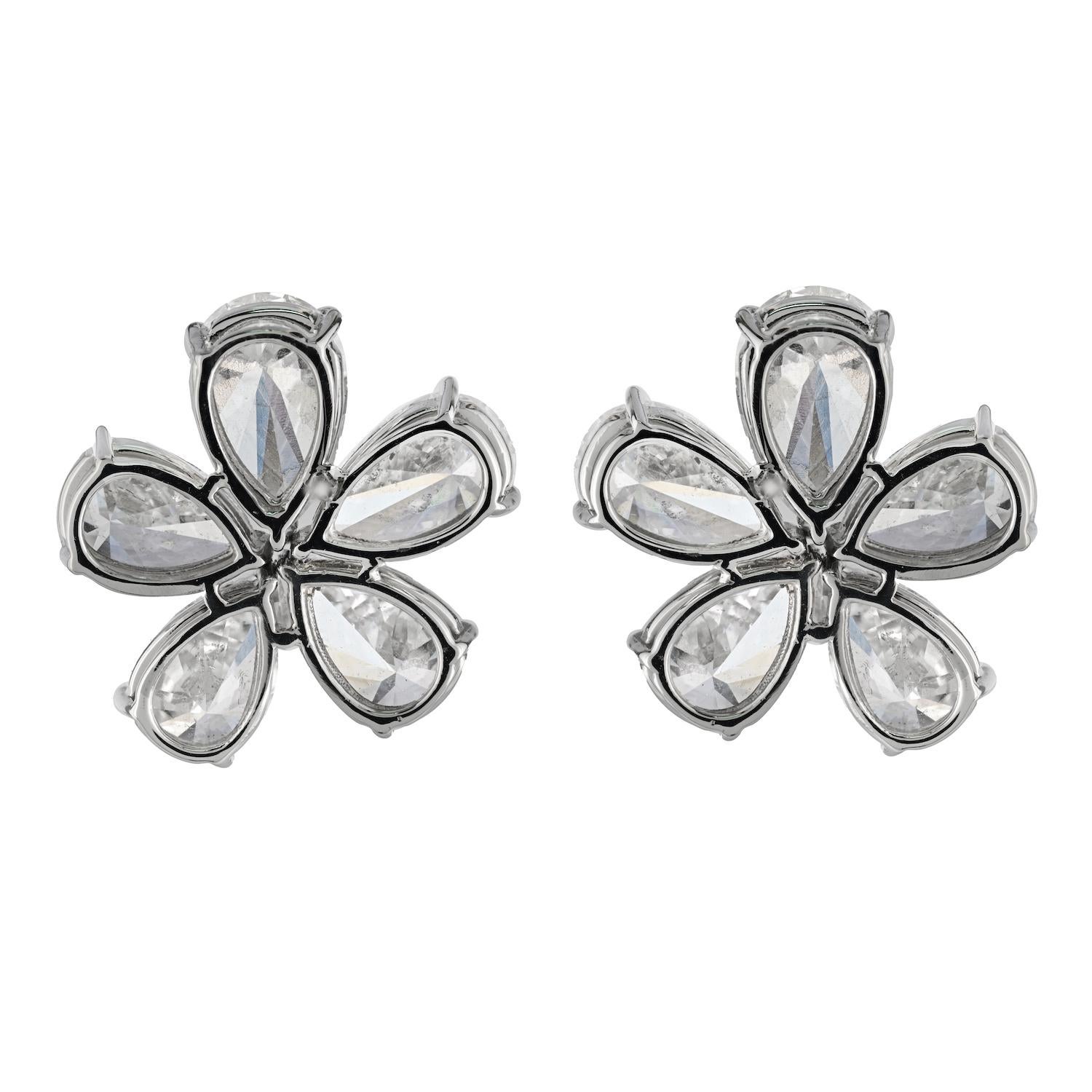 16cttw Pear Cut GIA Certified D-E color Diamond Flower Stud Earrings In Excellent Condition For Sale In New York, NY
