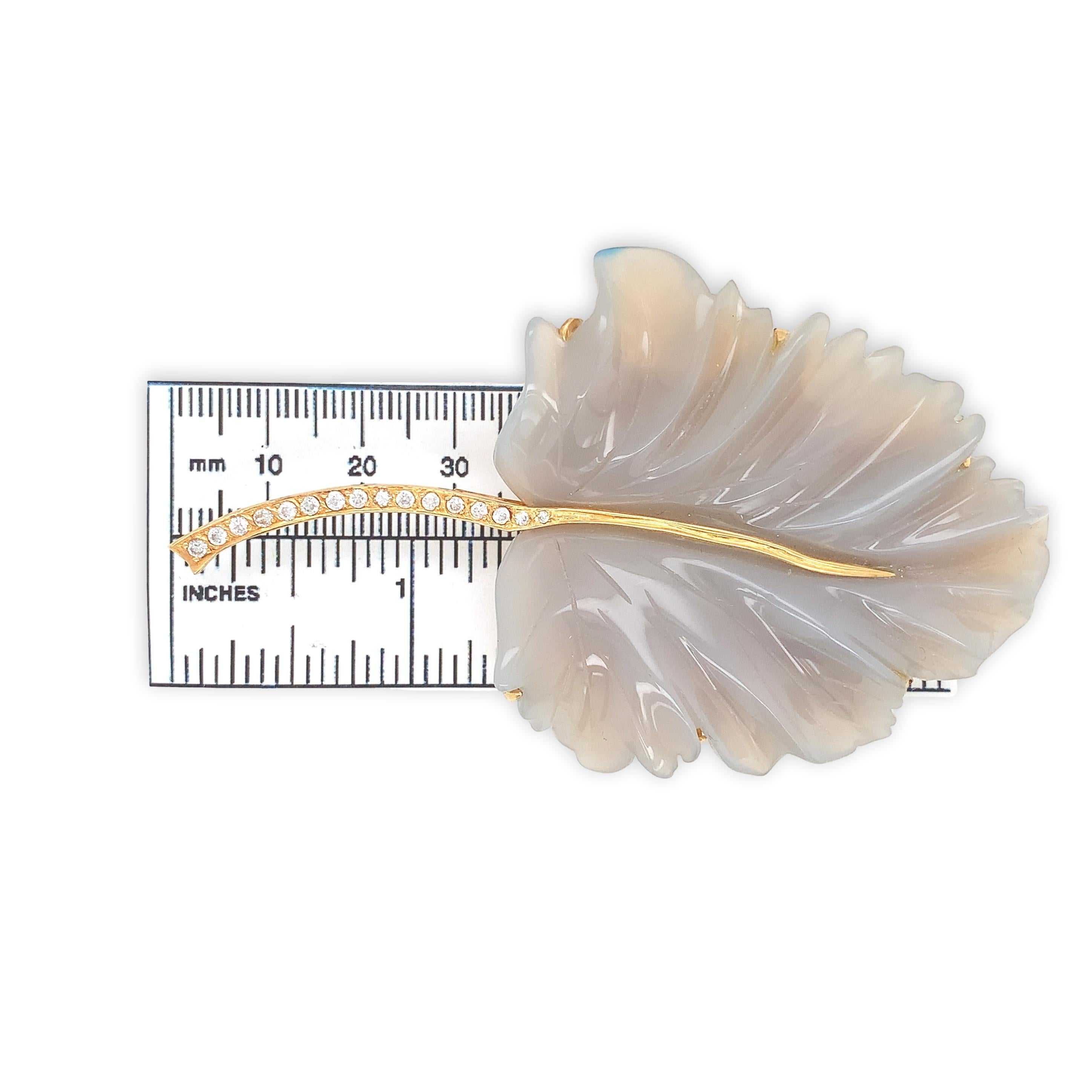 16K Yellow Gold .666 Large Carved Chalcedony Leaf Pin Signed For Sale 4