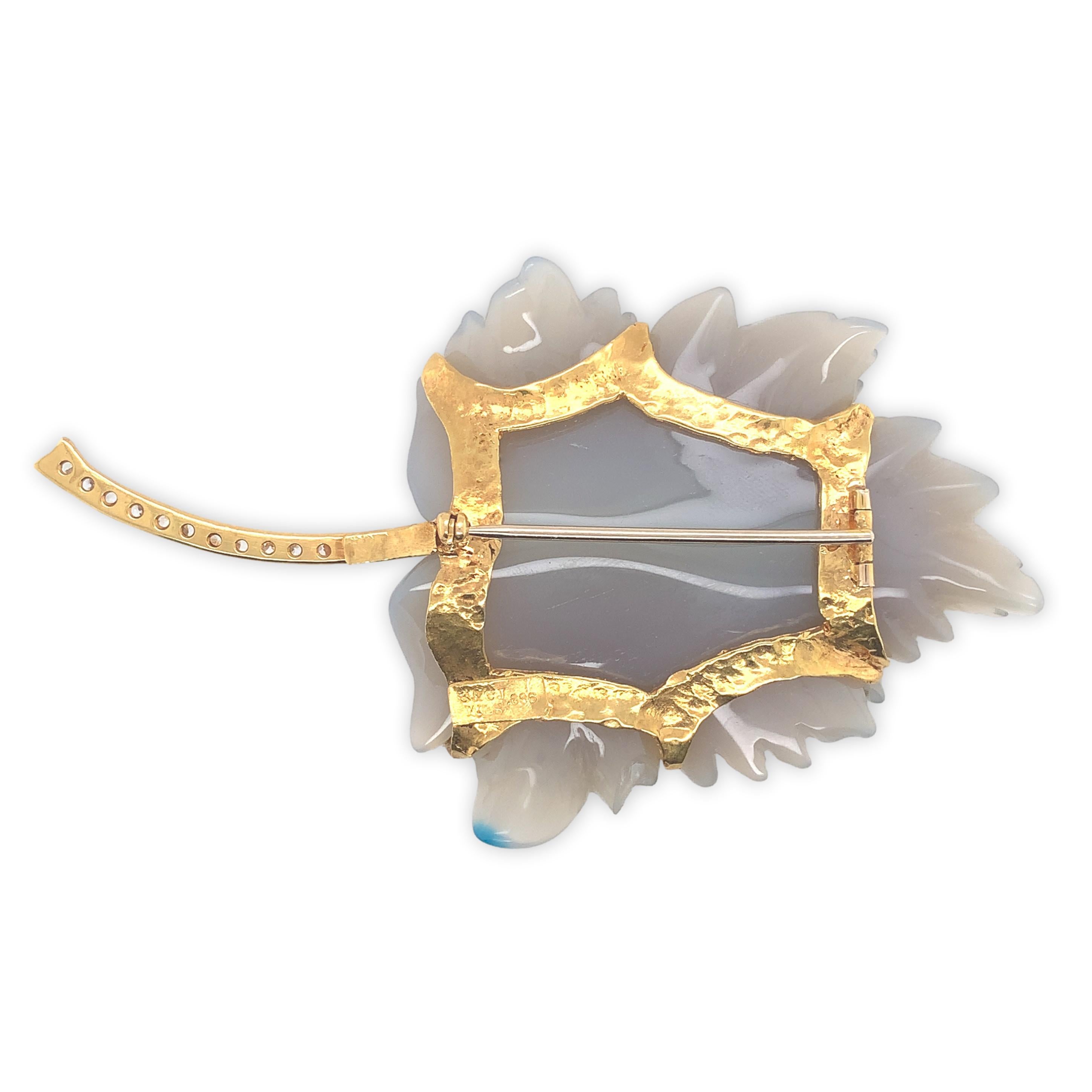 16K Yellow Gold .666 Large Carved Chalcedony Leaf Pin Signed For Sale 1