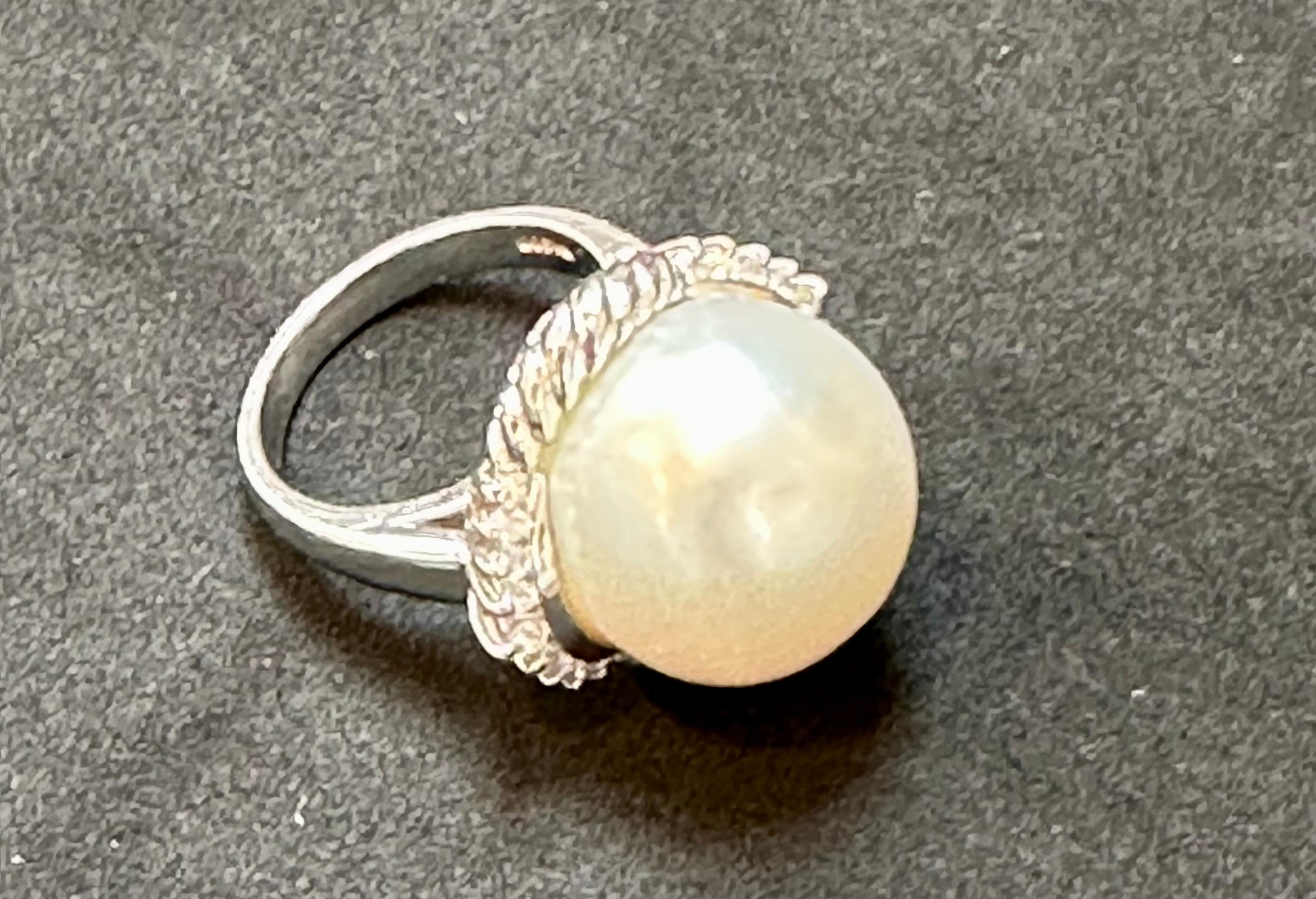 Round Cut 16MM  Round White South Sea Pearl Diamond Platinum Halo Sunburst Ring For Sale
