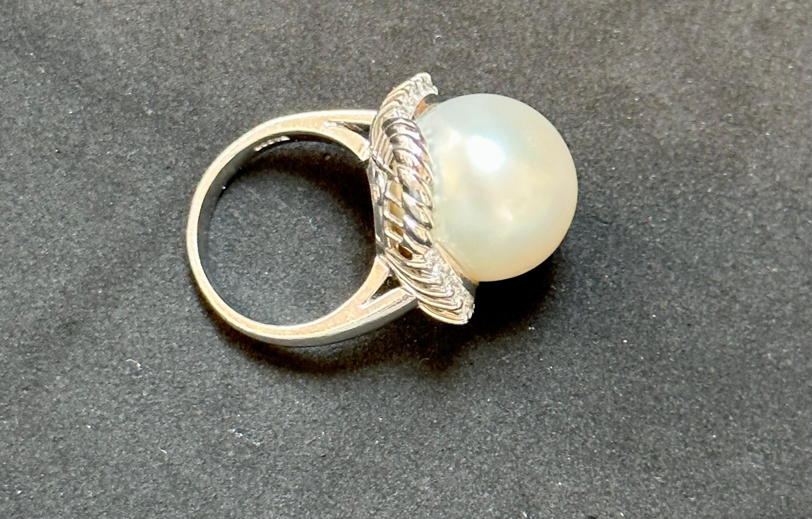 16MM  Round White South Sea Pearl Diamond Platinum Halo Sunburst Ring In Excellent Condition For Sale In New York, NY