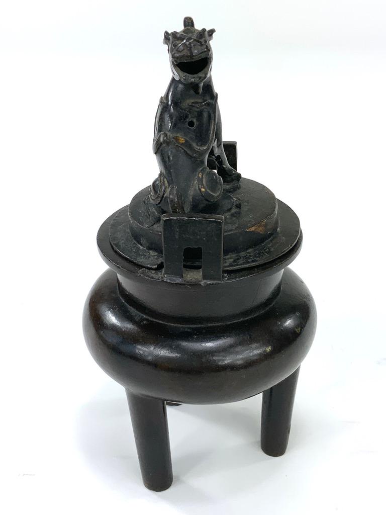 18th Century and Earlier 16th-17th Century Chinese Ming Dynasty Fu Dog Censer Incense Vase For Sale