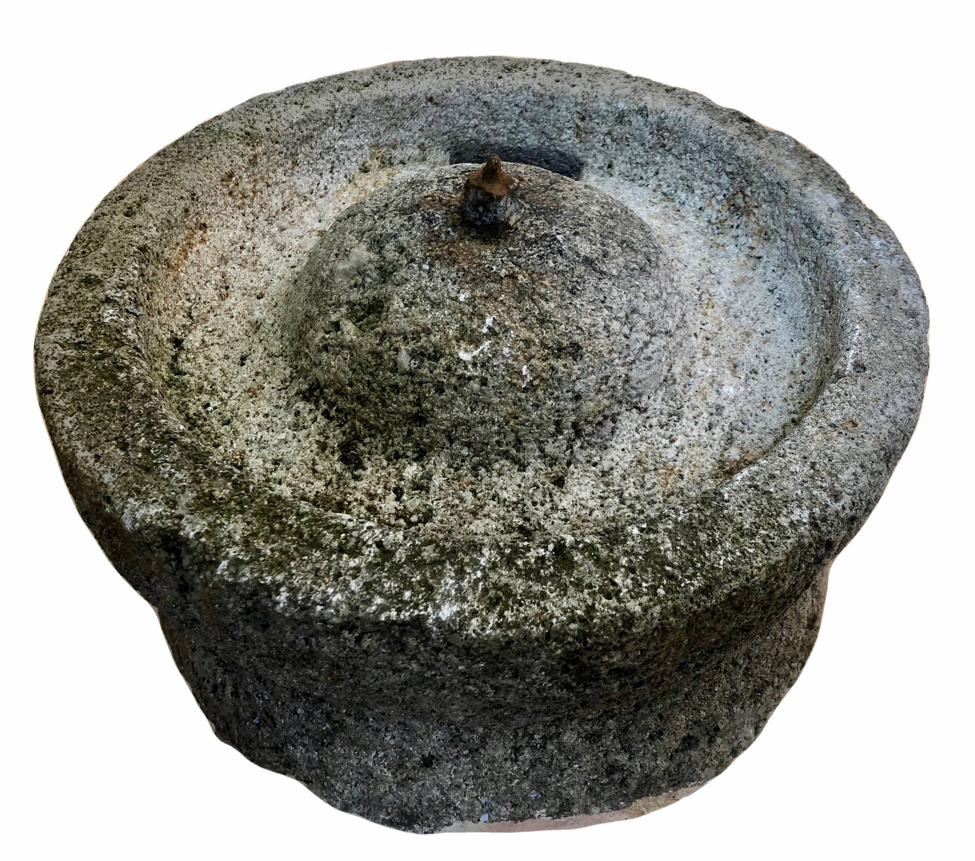 16th-17th Century French Circular Salt Granite Grinder Featuring a Sleeping Fox In Good Condition For Sale In Petaluma, CA