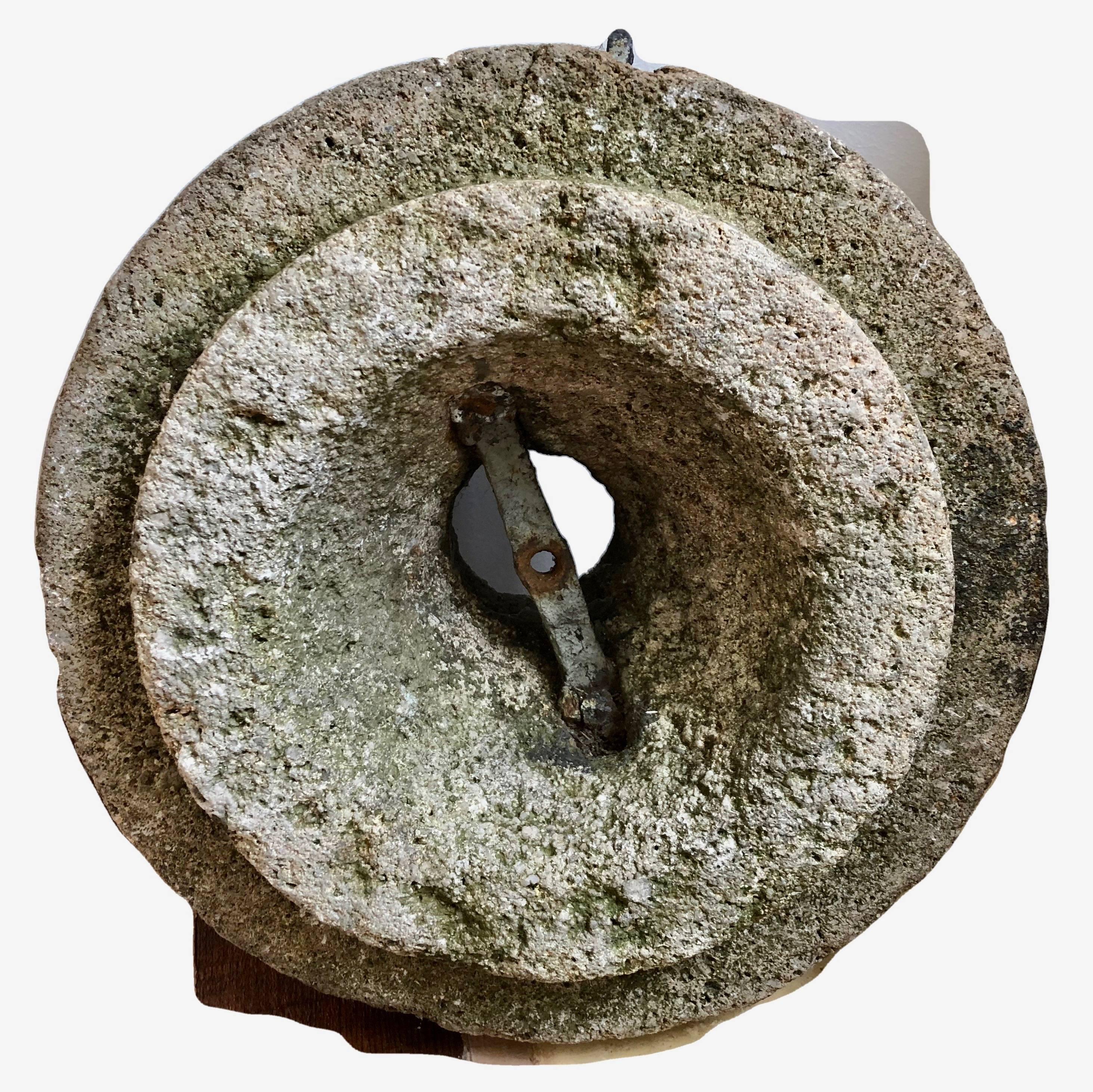 16th-17th Century French Circular Salt Granite Grinder Featuring a Sleeping Fox For Sale 1