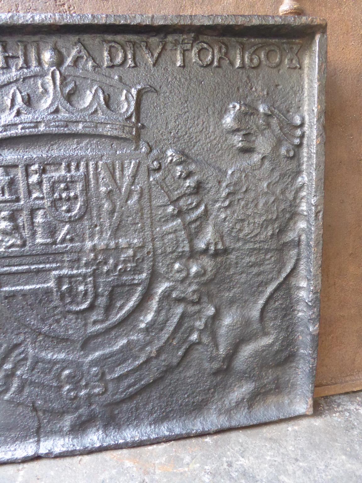 16th-17th Century French 'Coat of Arms of Philip III of Spain' Fireback In Good Condition In Amerongen, NL