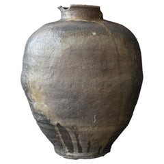 Japanischer Ko-Shigaraki-Krug aus dem 16.–17. Jahrhundert, Muromachi- bis Momoyama-Zeit PO393