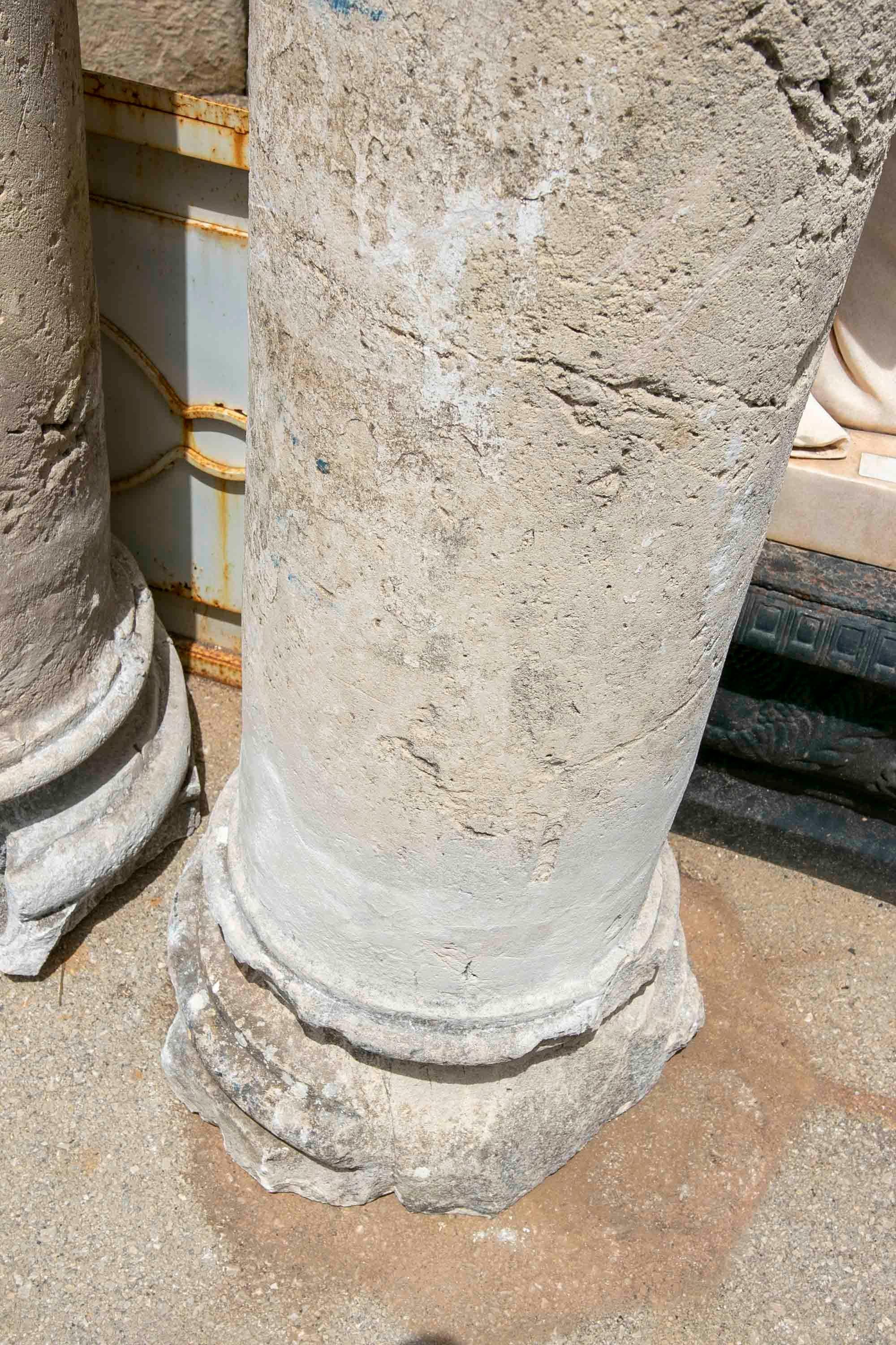16th-17th Century Spanish Set of Four Tuscan-Style Stone Columns  For Sale 2