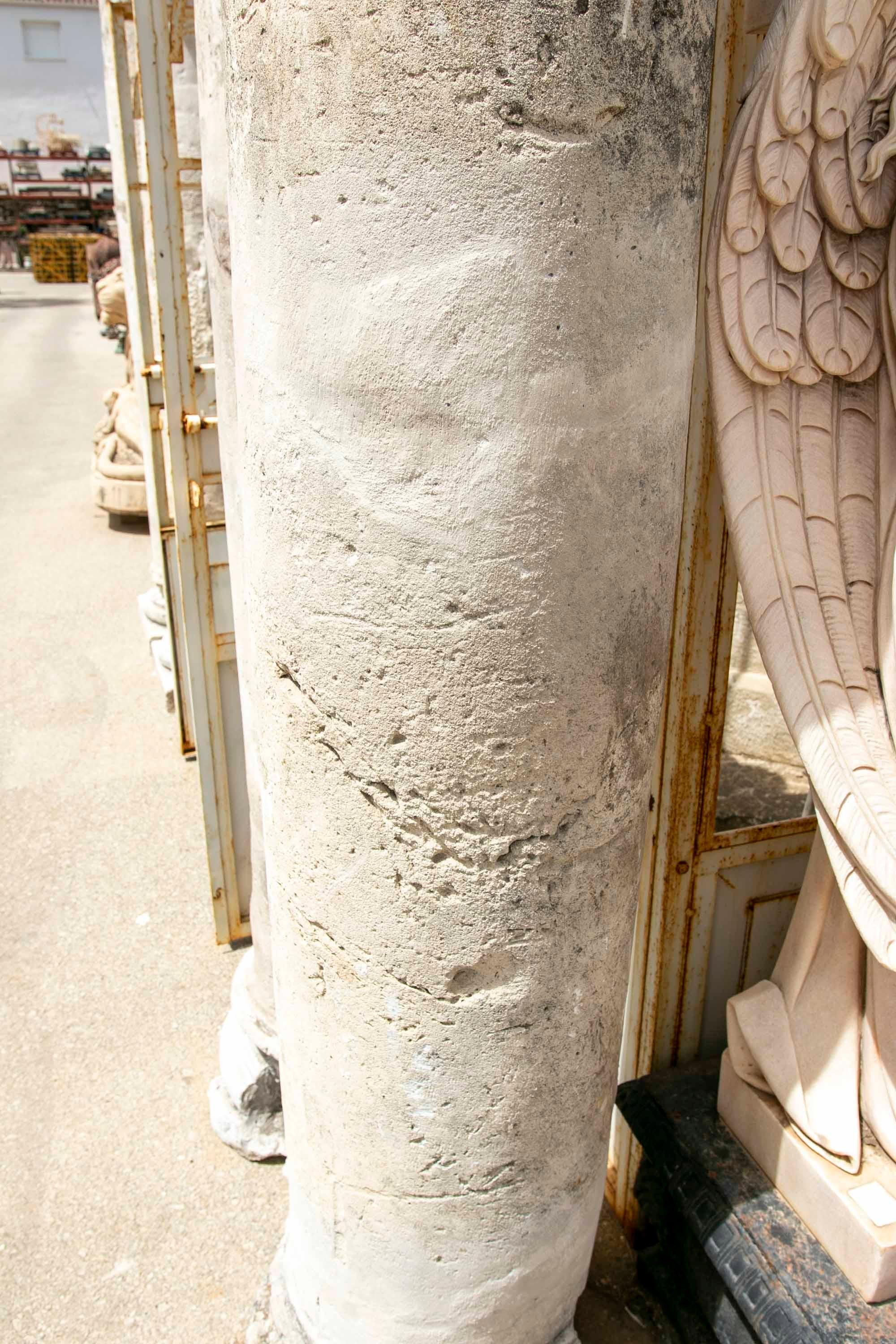 16th-17th Century Spanish Set of Four Tuscan-Style Stone Columns  For Sale 3