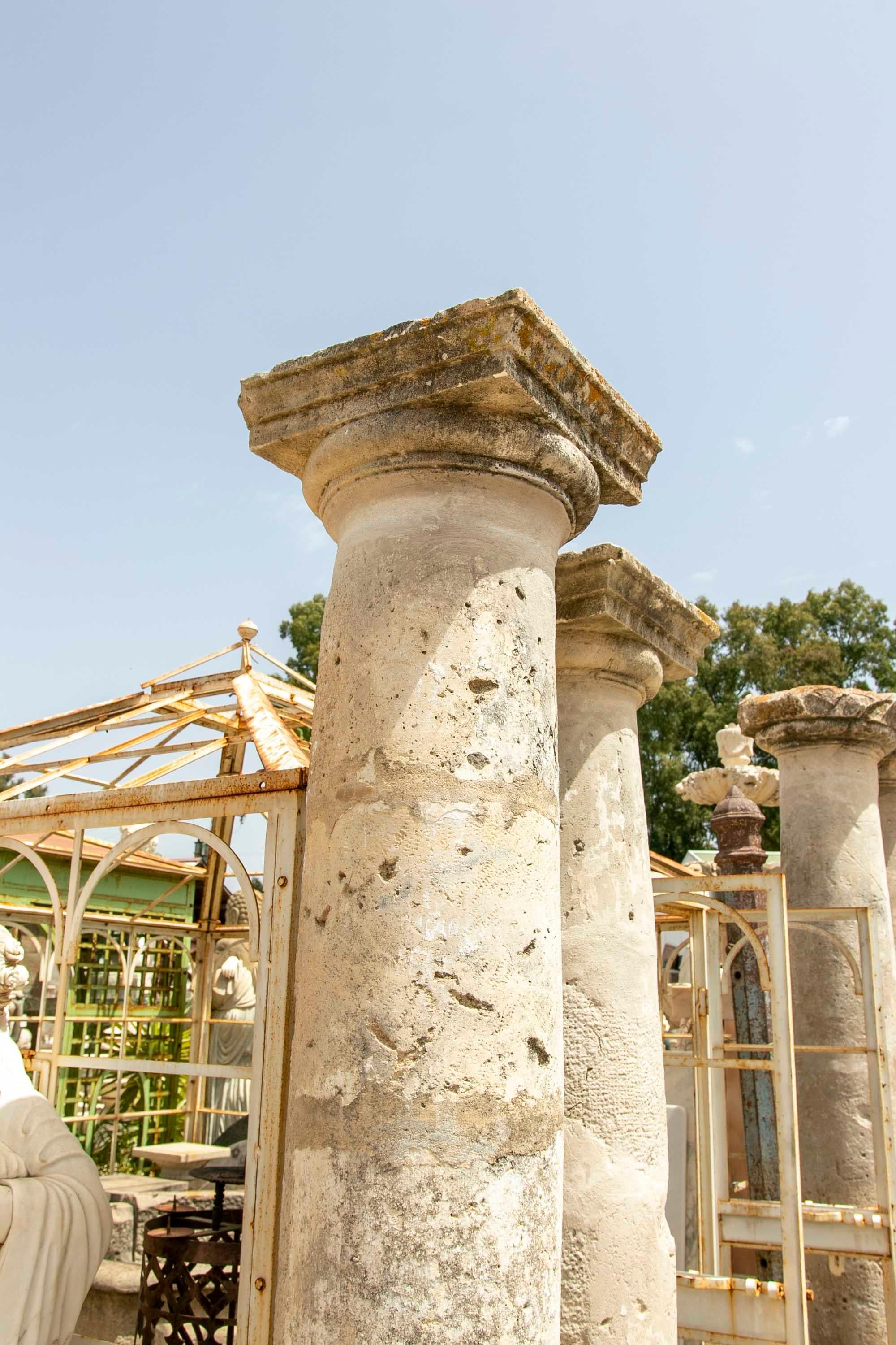 16th-17th Century Spanish Set of Four Tuscan-Style Stone Columns  For Sale 7