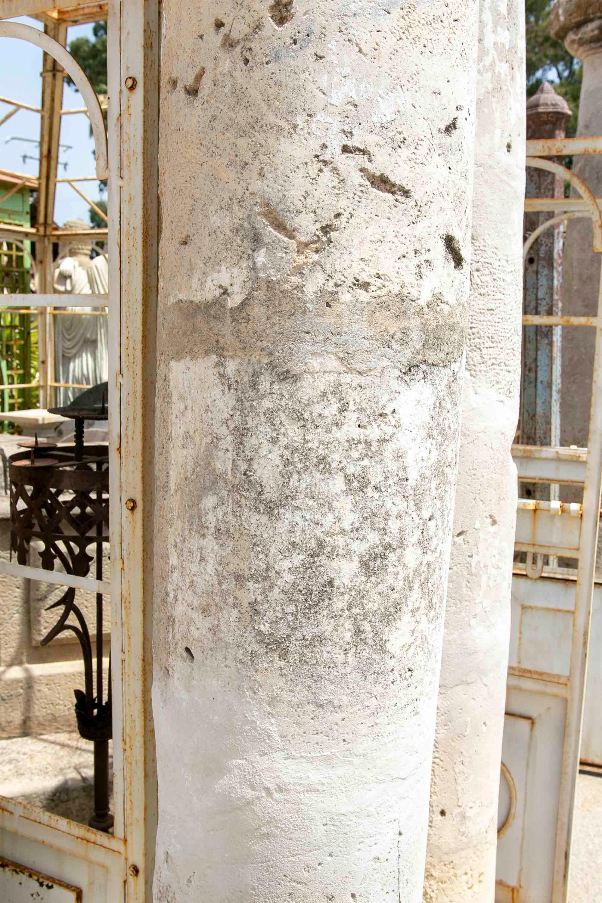 16th-17th Century Spanish Set of Four Tuscan-Style Stone Columns  For Sale 9
