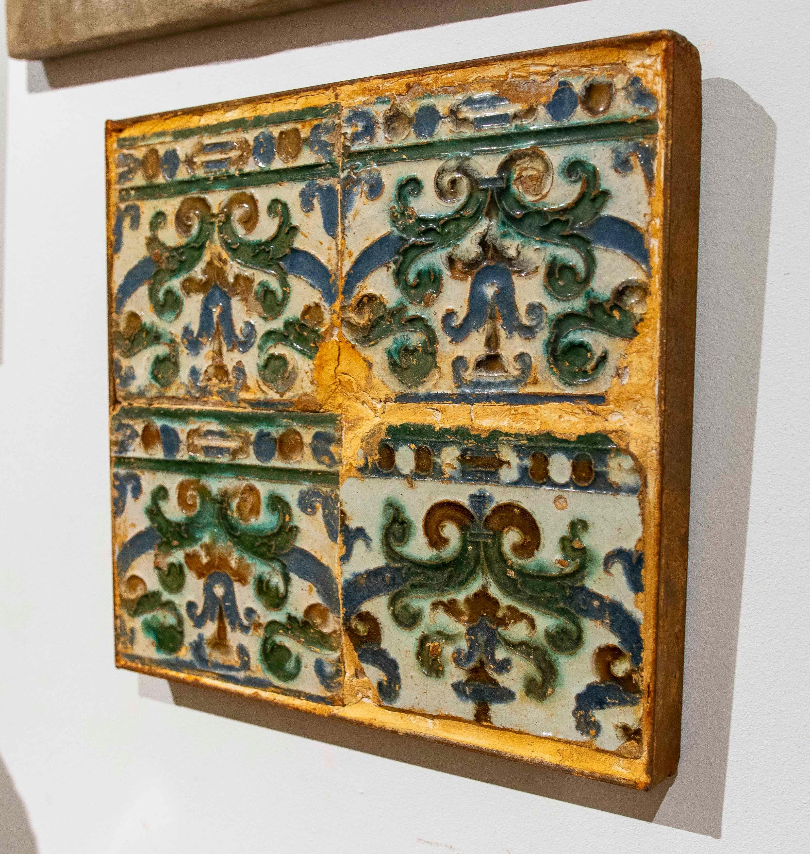 16th Antique Panel Glazed Tiles in Green and Blue Español en venta