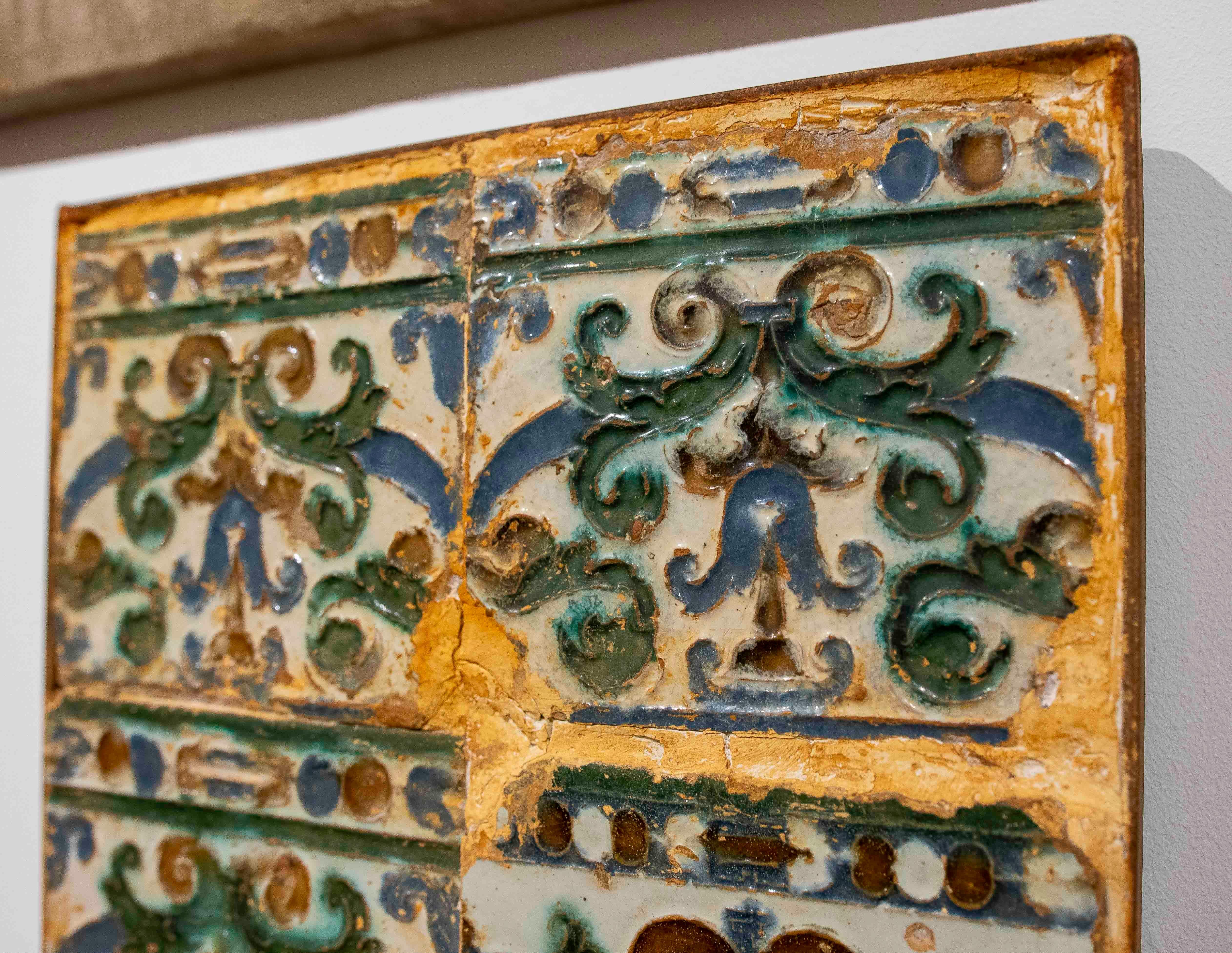 16th Antique Panel Glazed Tiles in Green and Blue Glaseado en venta