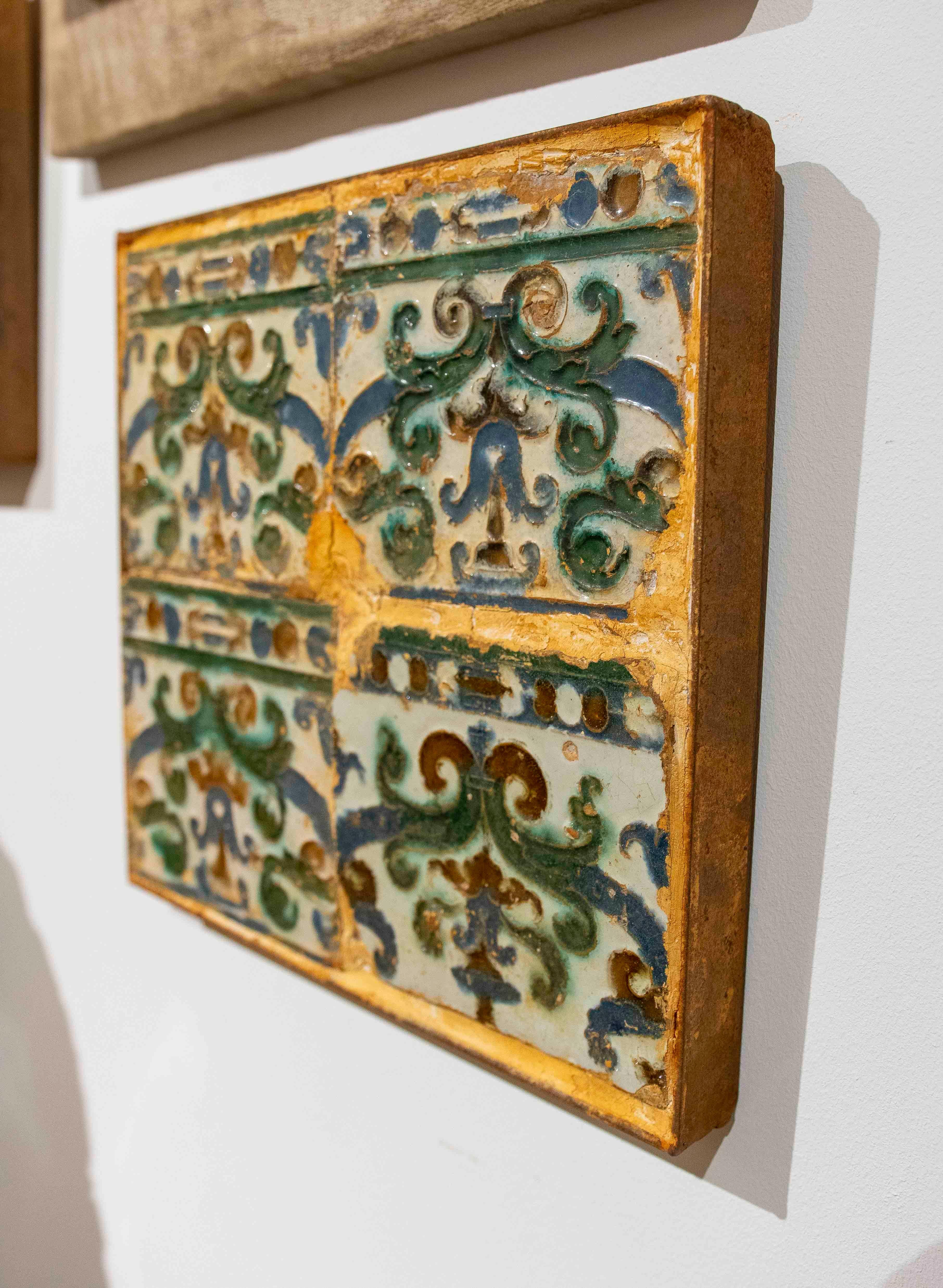 16th Antique Panel Glazed Tiles in Green and Blue en venta 2