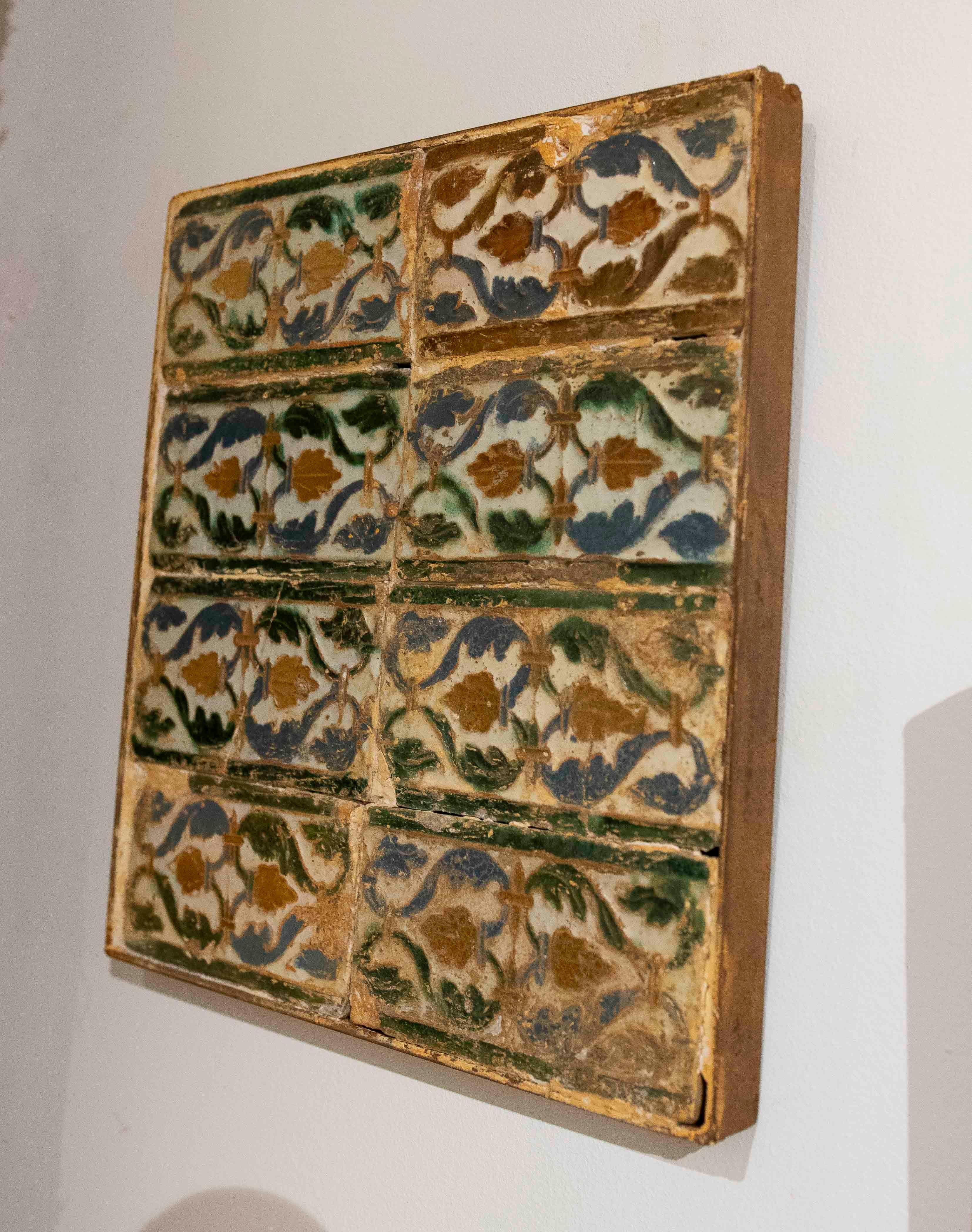 16th Antique Panel of Rectangular Tiles with Glazed Plant Motifs Frames (Spanisch) im Angebot