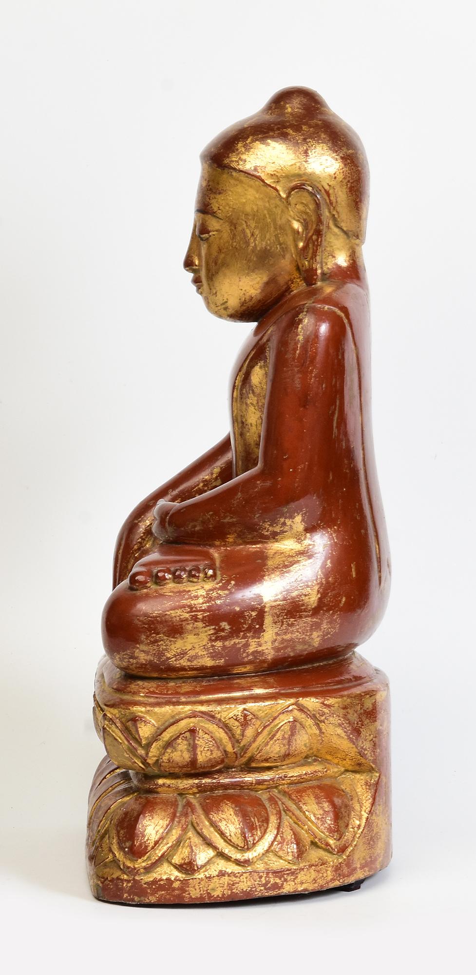 16th C., Ava, Rare Antique Burmese Wooden Seated Buddha on Double Lotus Base For Sale 2