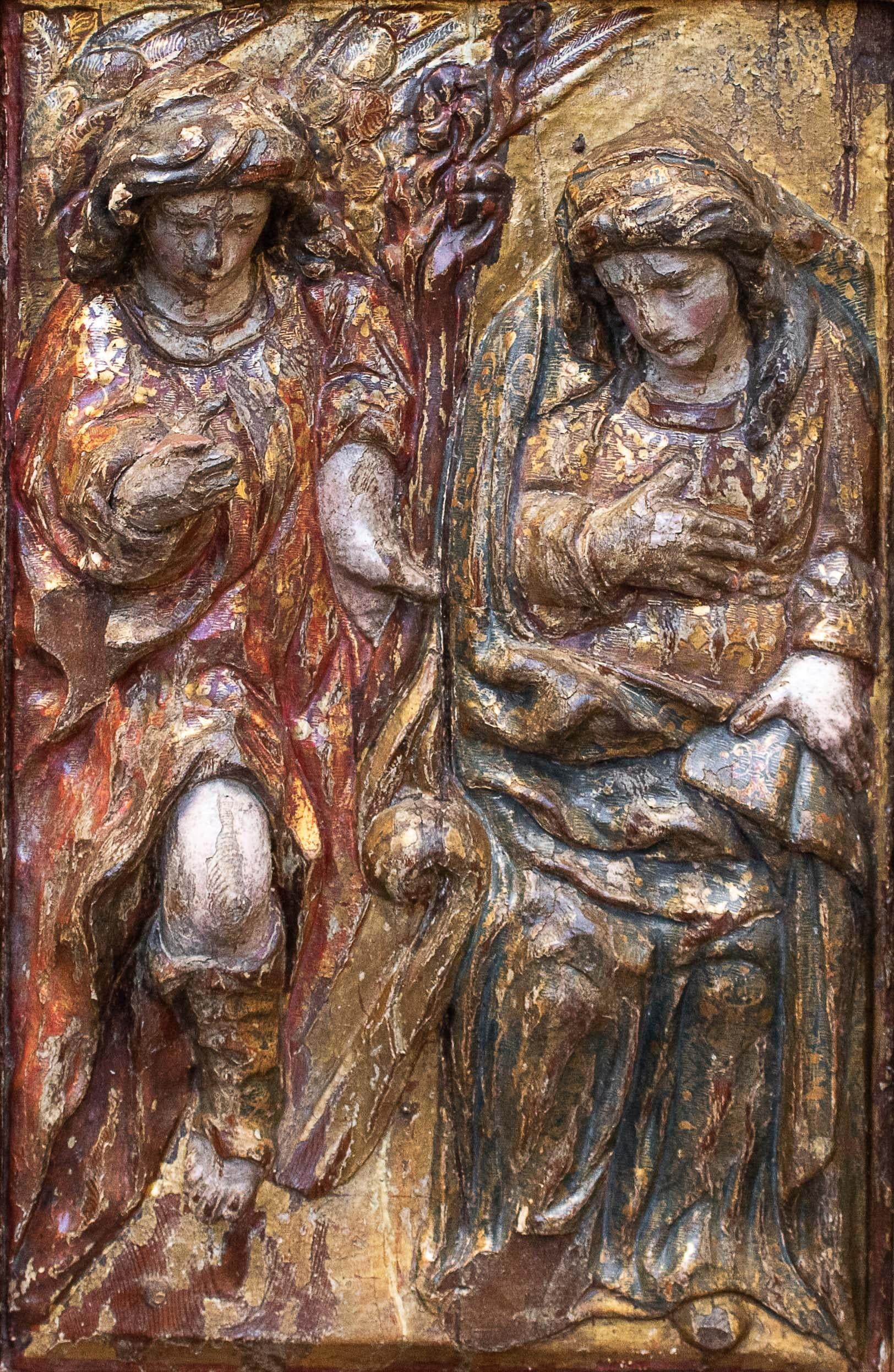16th Century
Annunciation
High relief in carved, lacquered and gilded wood, measures height. 77 cm, width. 50 cm

The high-relief table, in carved, lacquered and gilded wood, depicts the Annunciation taken from sixteenth-century models. The