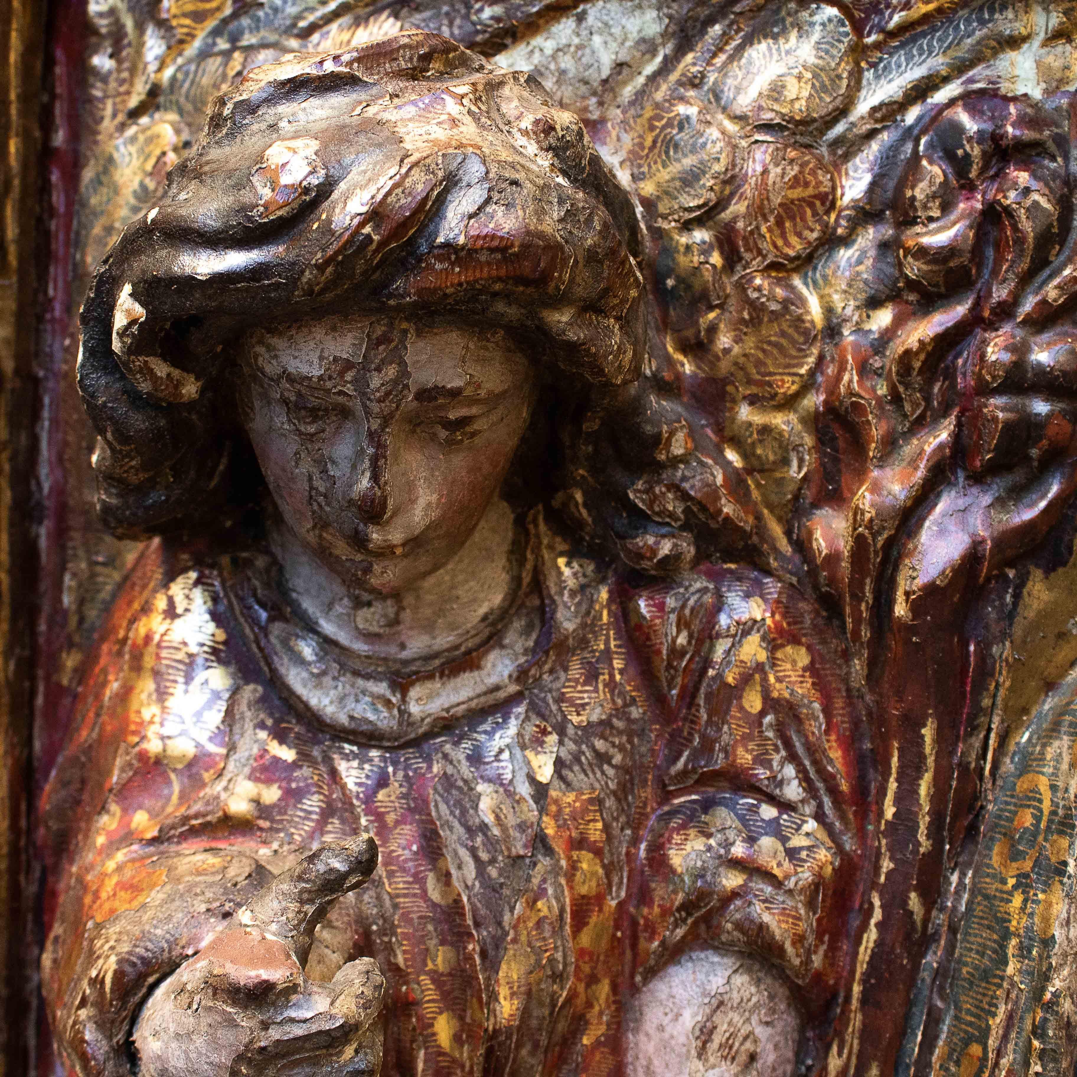 16th Century Annunciation High Relief in Wood In Good Condition In Milan, IT