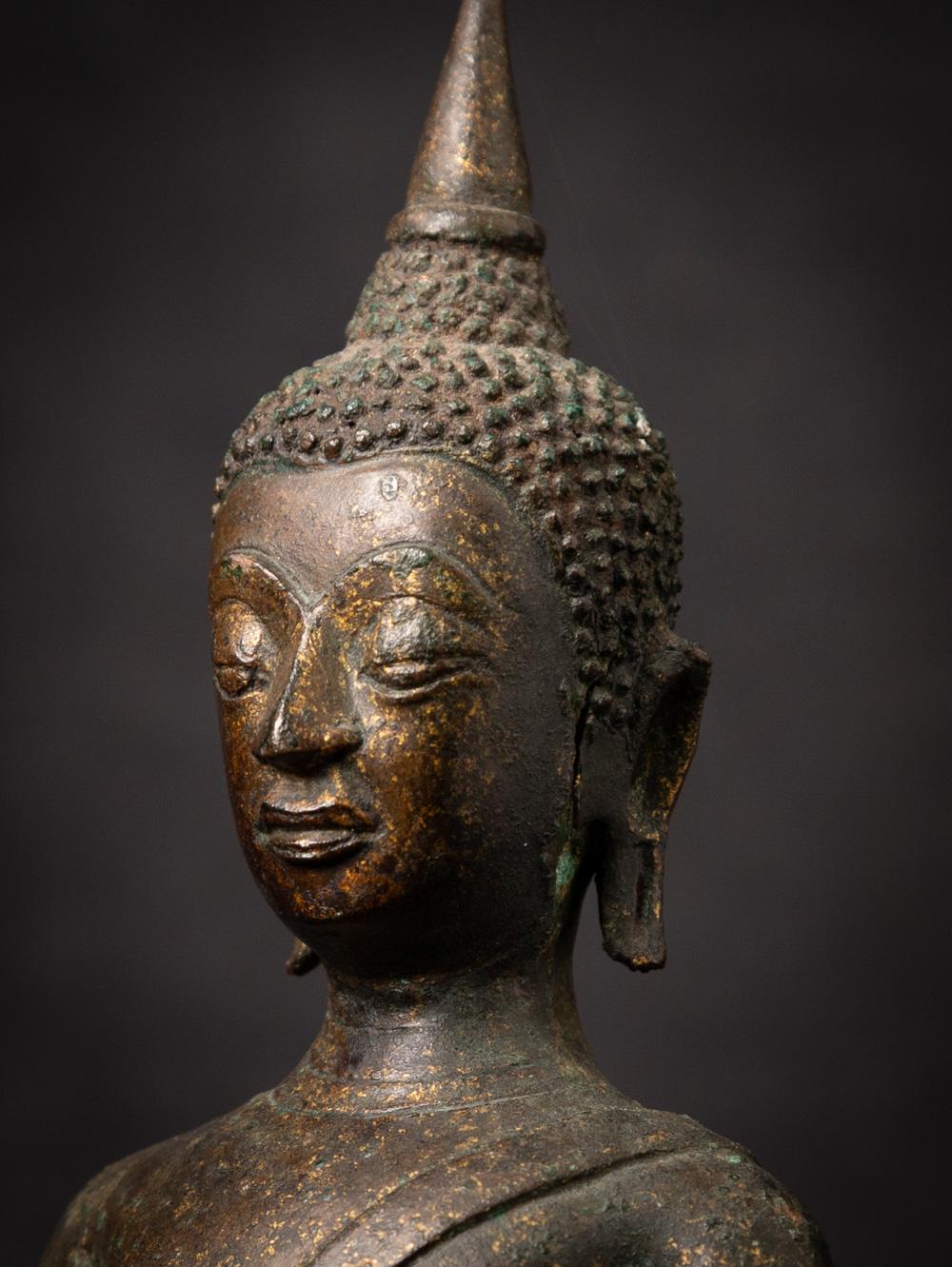 16th century antique bronze Thai Buddha statue from Burma For Sale 5