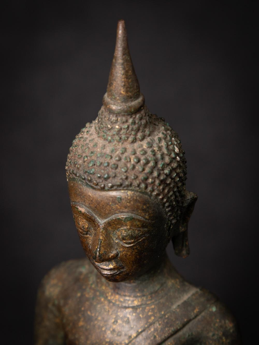 16th century antique bronze Thai Buddha statue from Burma For Sale 7