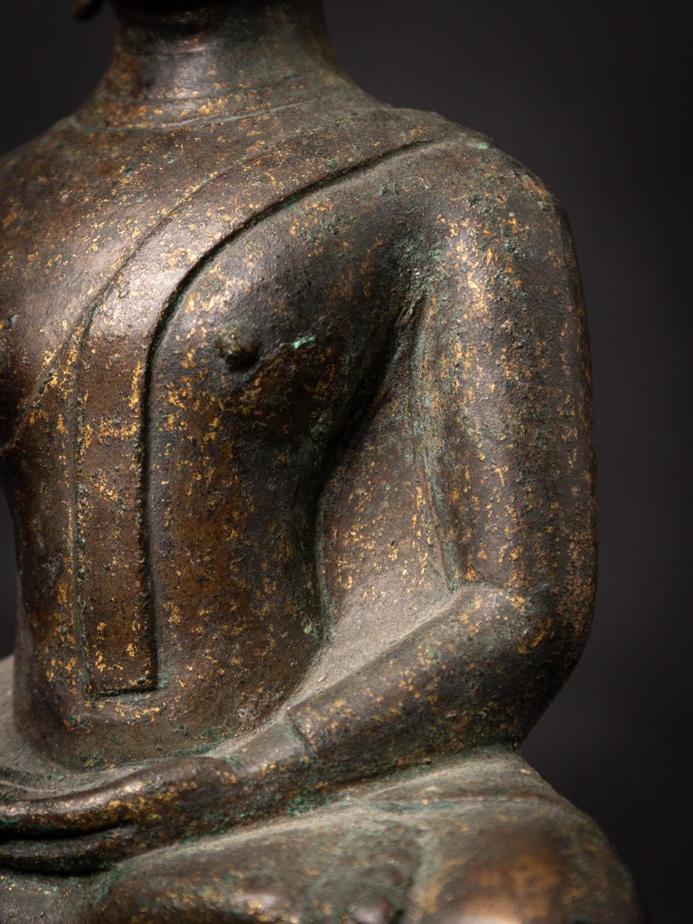 16th century antique bronze Thai Buddha statue from Burma For Sale 10