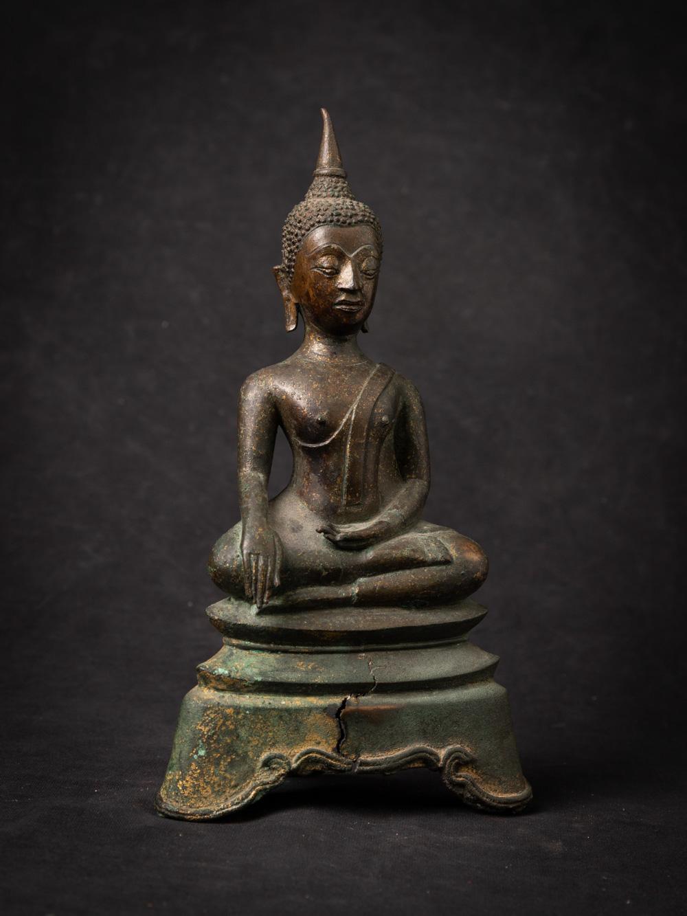 18th Century and Earlier 16th century antique bronze Thai Buddha statue from Burma For Sale