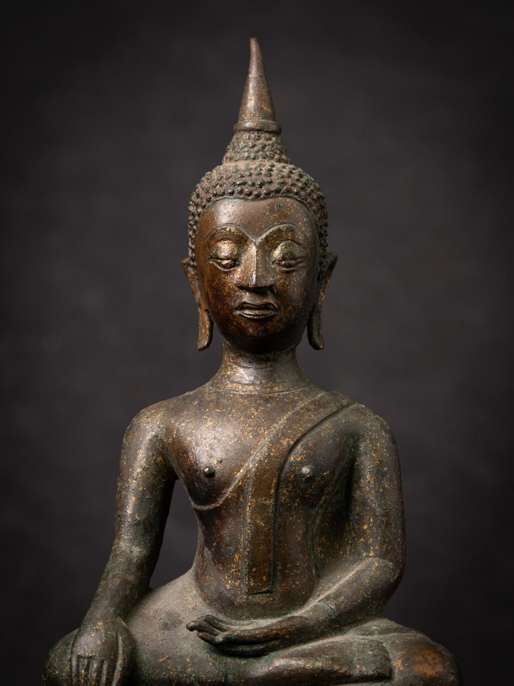 16th century antique bronze Thai Buddha statue from Burma For Sale 1
