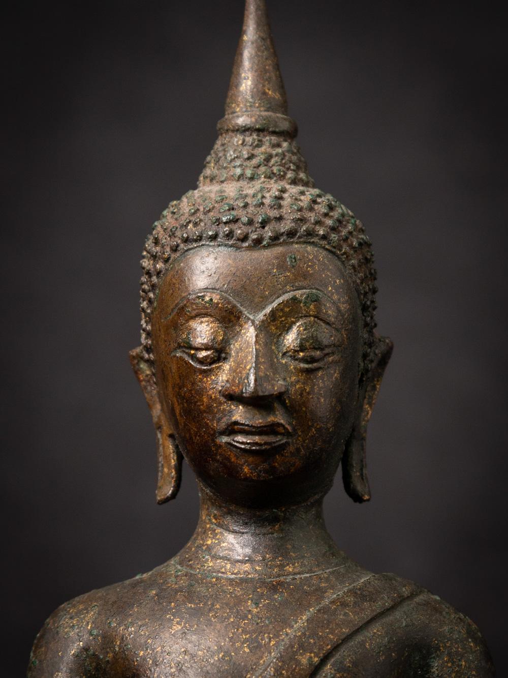 16th century antique bronze Thai Buddha statue from Burma For Sale 4