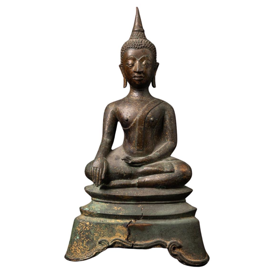 16th century antique bronze Thai Buddha statue from Burma For Sale