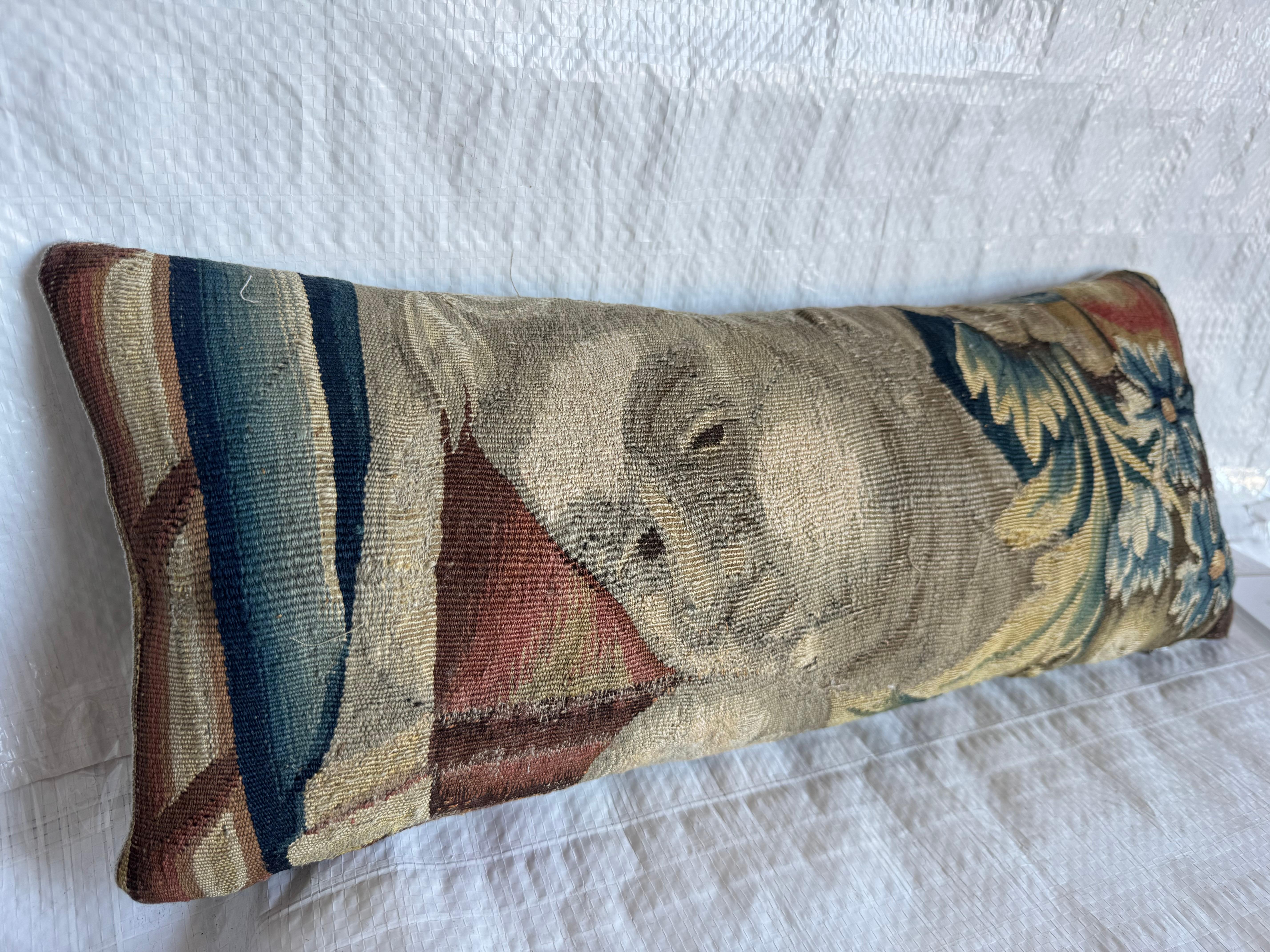 Stile impero Cuscino ad arazzo figurato antico di Bruxelles del XVI secolo in vendita