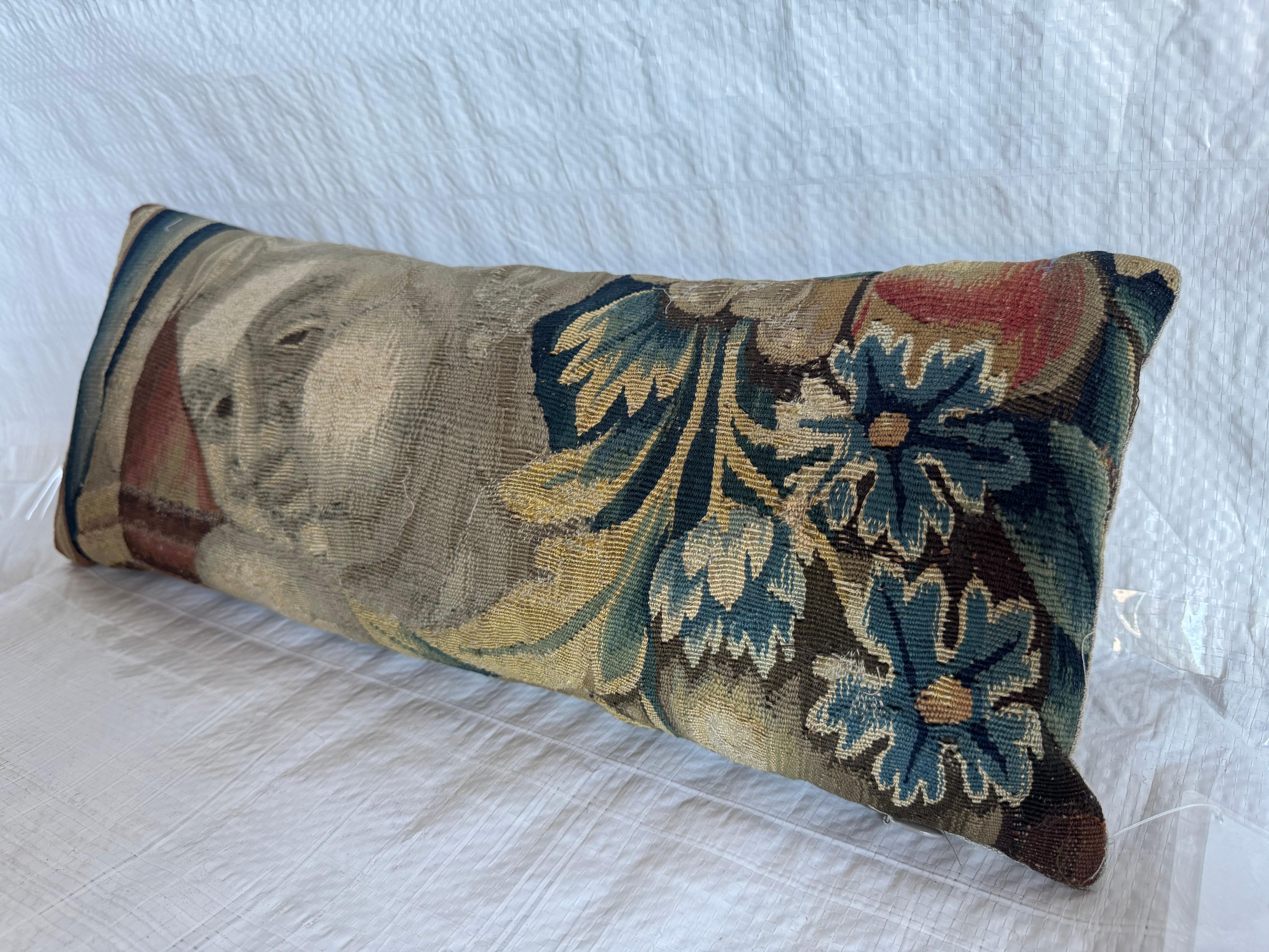 Francese Cuscino ad arazzo figurato antico di Bruxelles del XVI secolo in vendita