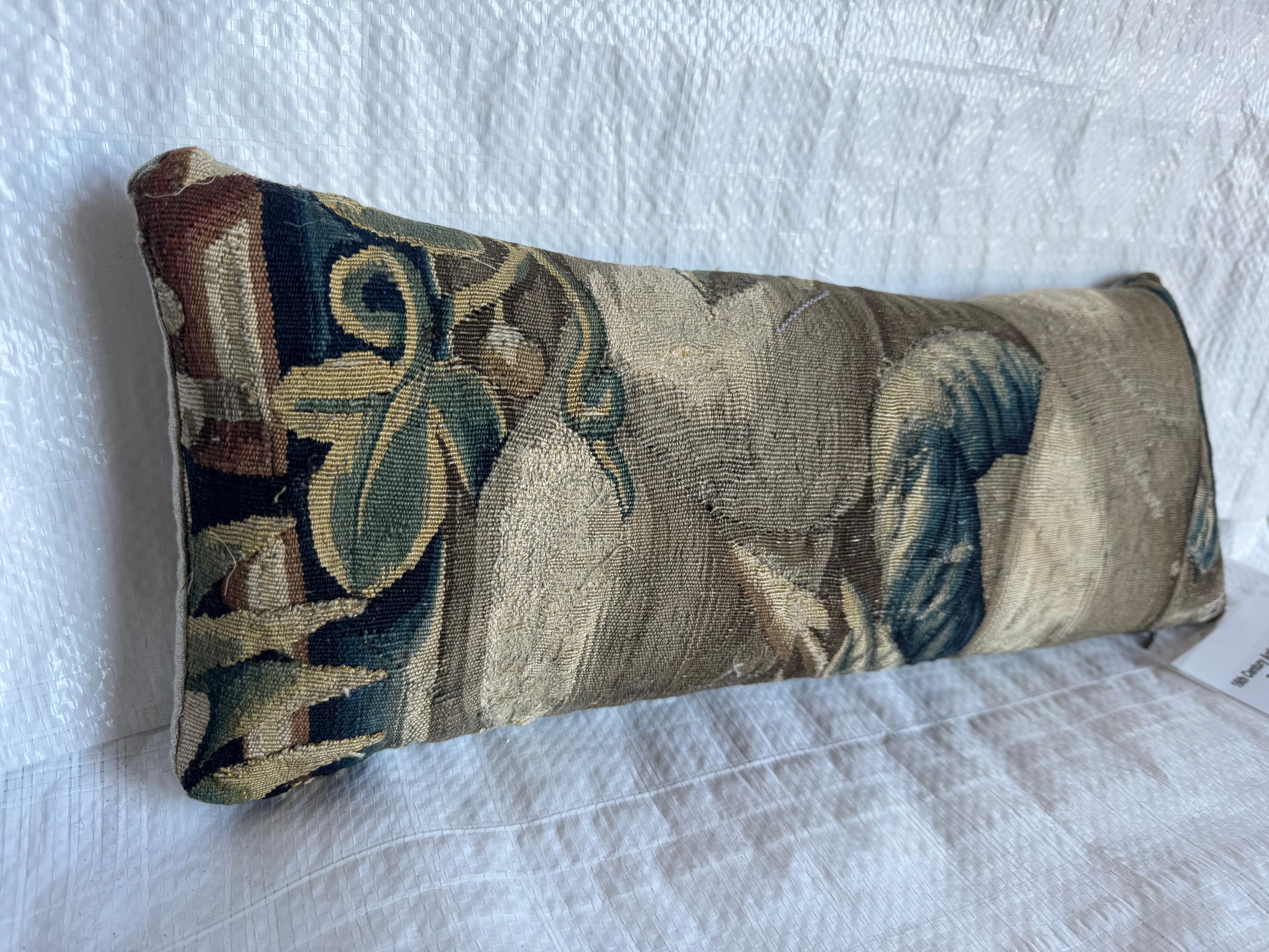 Renaissance Oreiller en tapisserie ancienne de Bruxelles du 16e siècle en vente