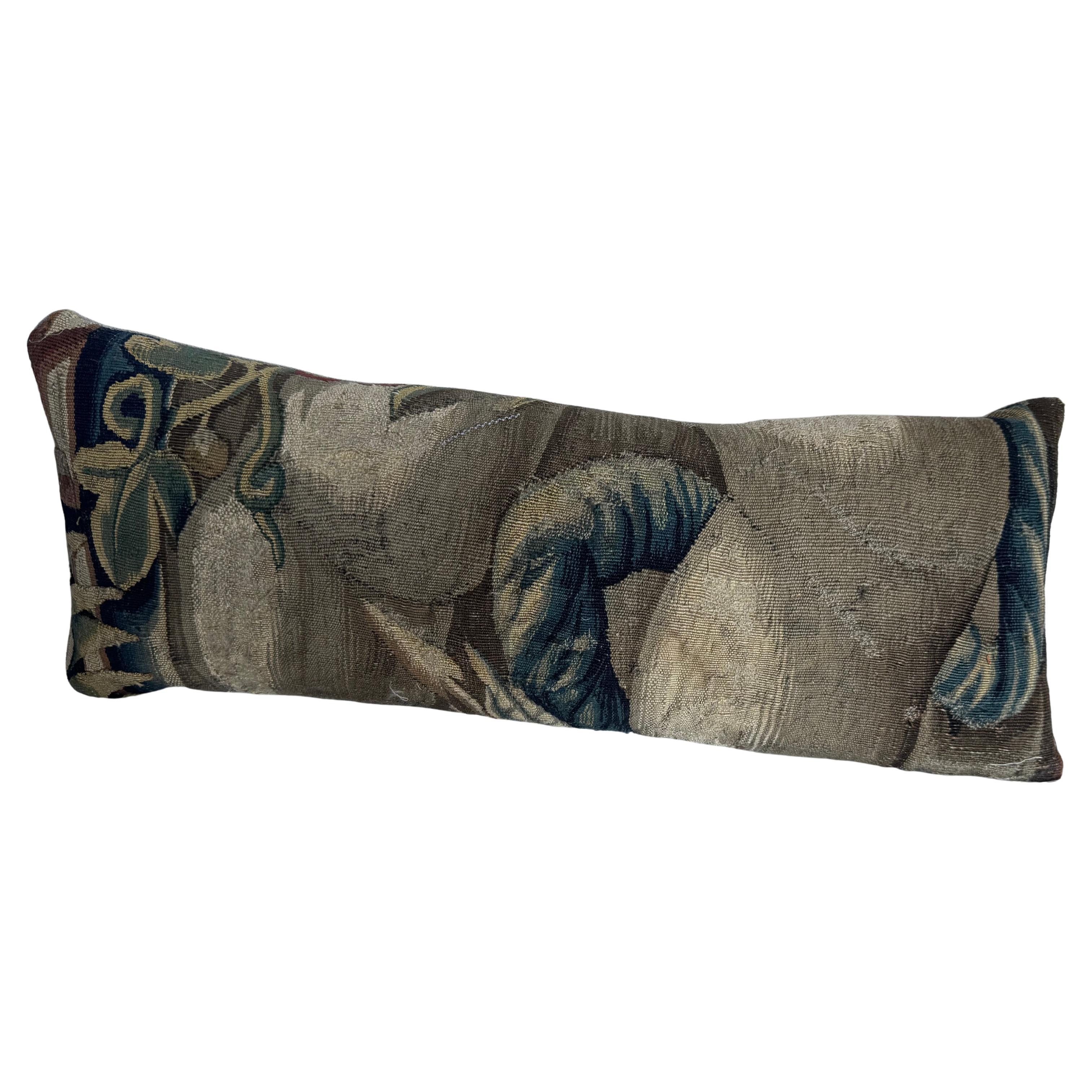 Oreiller en tapisserie ancienne de Bruxelles du 16e siècle en vente