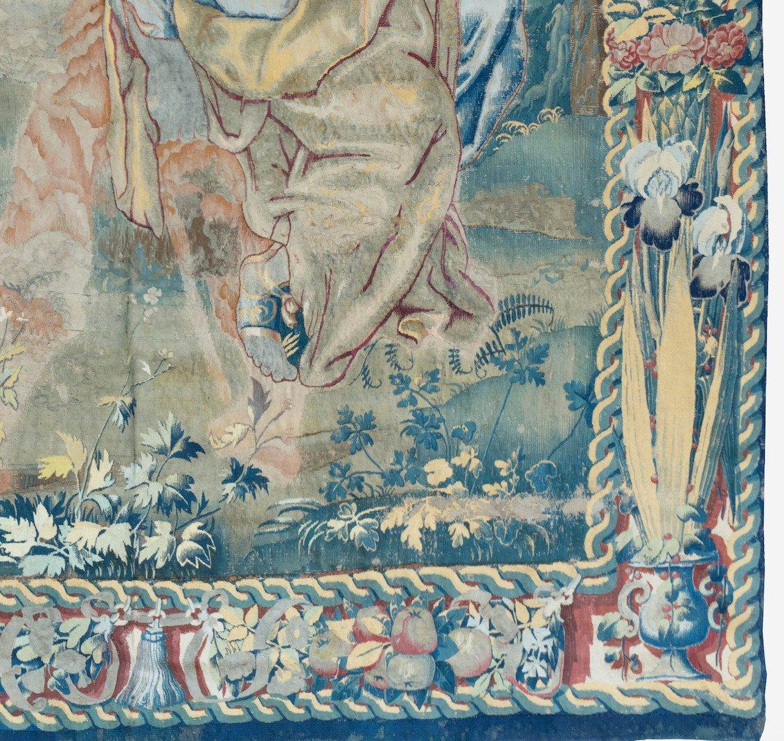 Antiker Brüsseler mythologischer Barockteppich mit Engel aus dem 16. Jahrhundert im Zustand „Gut“ im Angebot in New York, NY