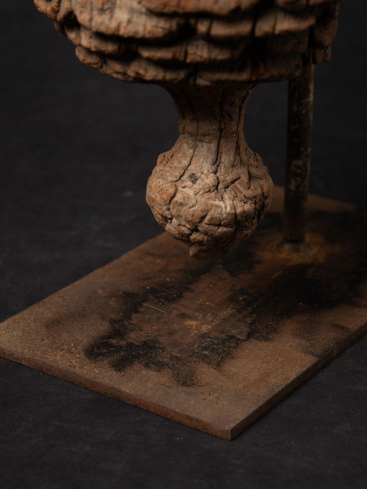 16th century Antique Indian wooden Temple fragment from India For Sale 14