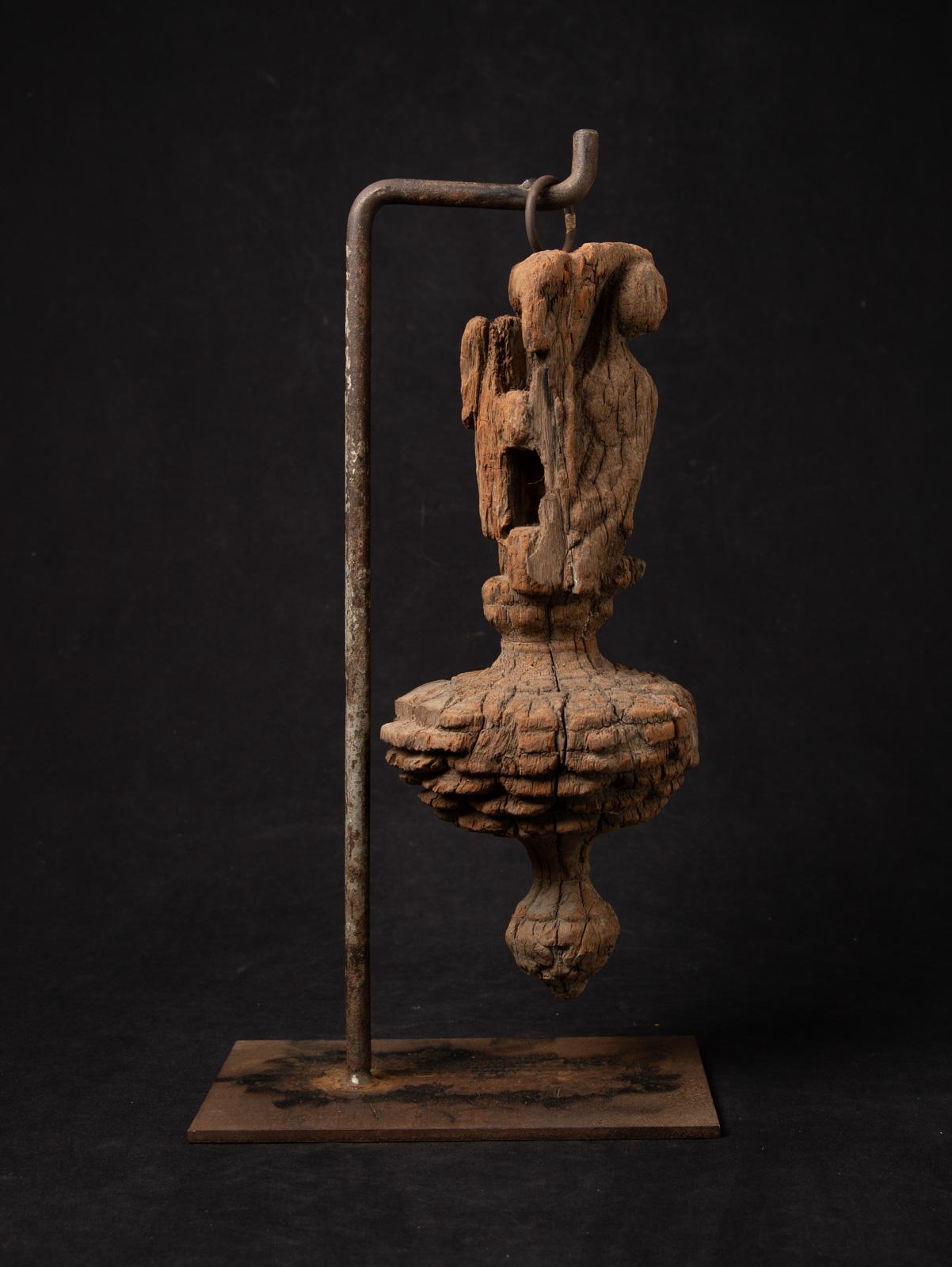 16th century Antique Indian wooden Temple fragment from India For Sale 2