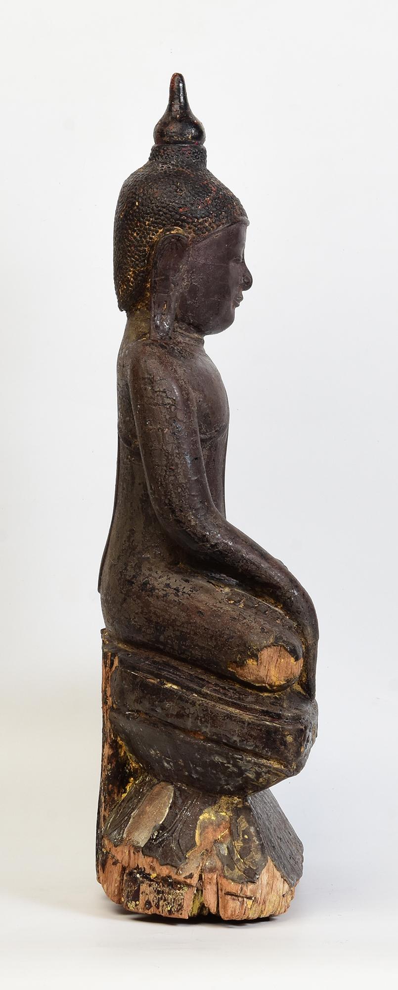 Ava, antike burmesische sitzende Buddha-Statue aus Holz, 16. Jahrhundert im Angebot 5