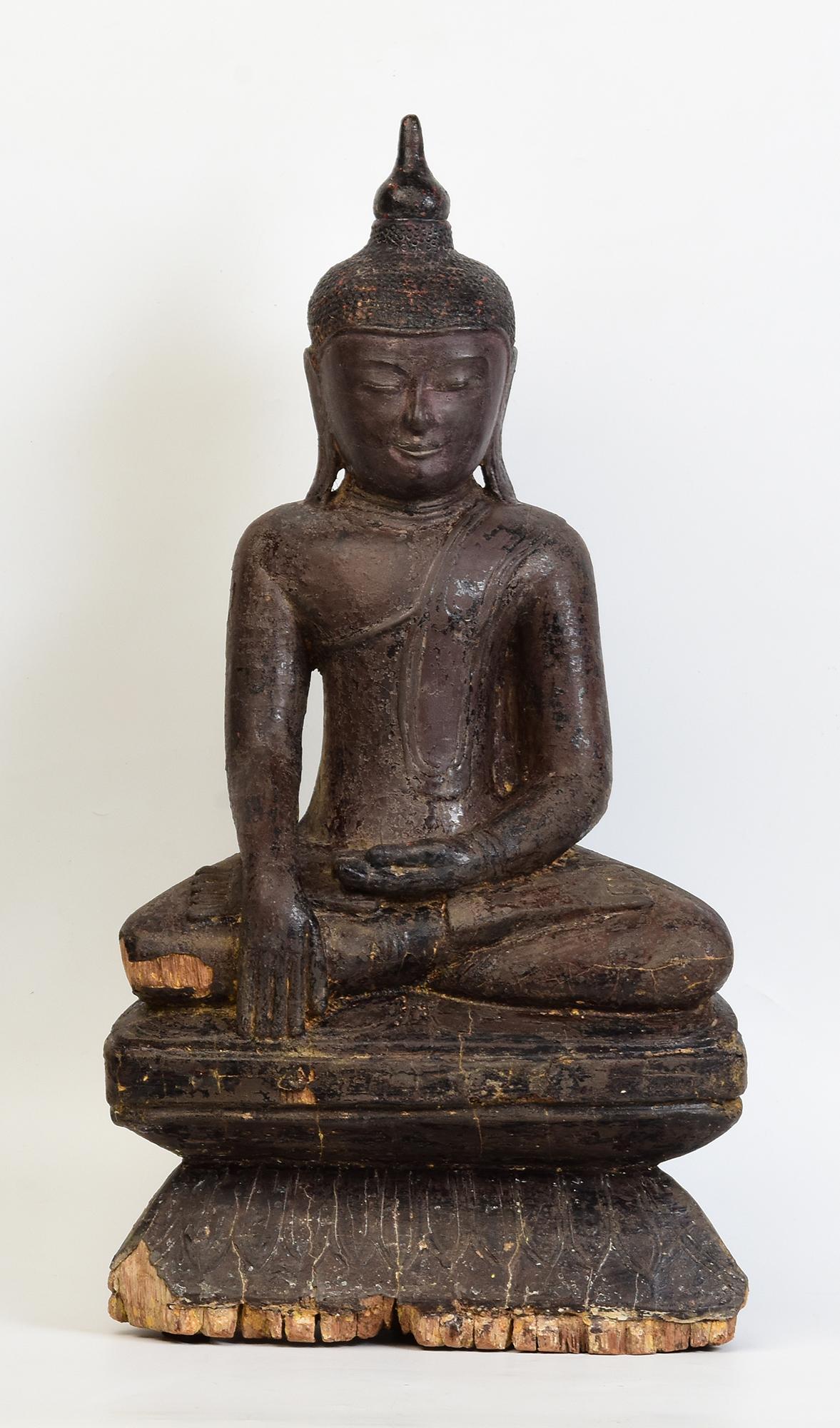 Ava, antike burmesische sitzende Buddha-Statue aus Holz, 16. Jahrhundert im Angebot 7
