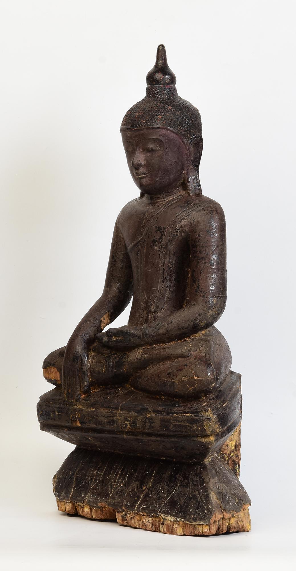 Ava, antike burmesische sitzende Buddha-Statue aus Holz, 16. Jahrhundert (18. Jahrhundert und früher) im Angebot