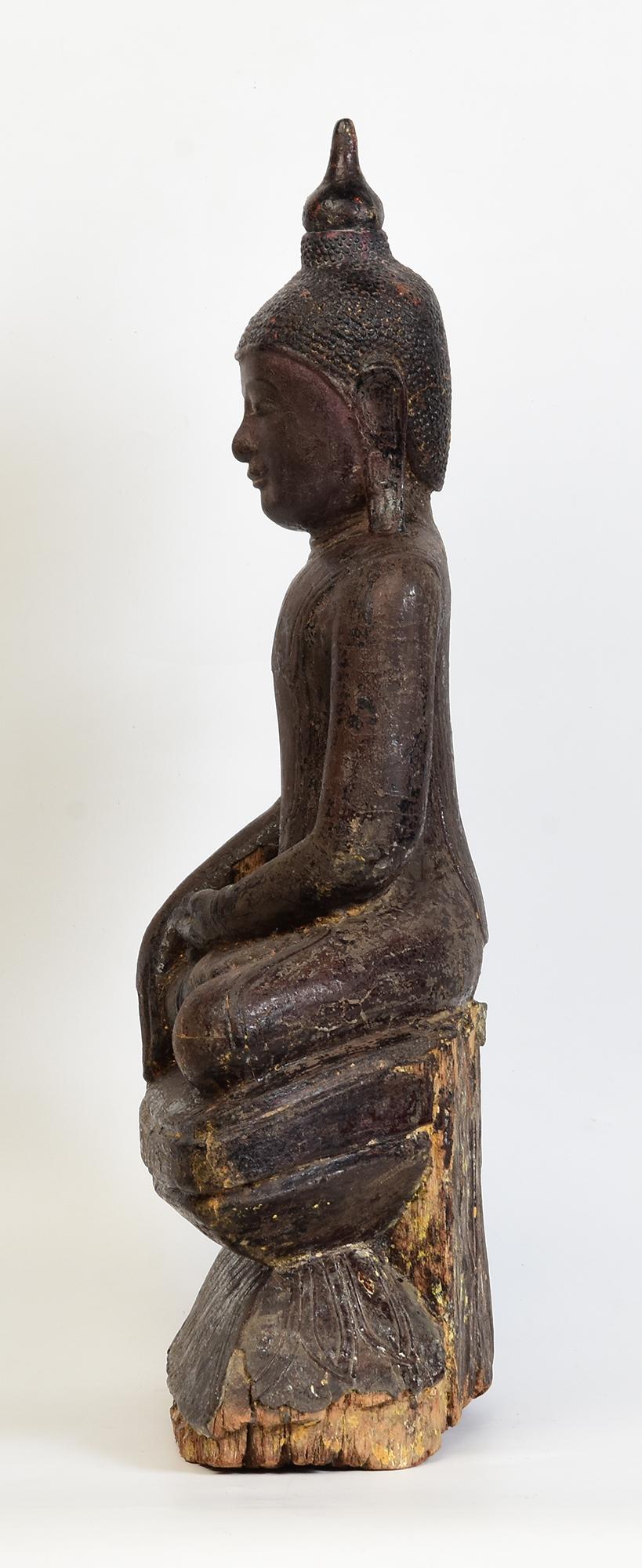 Ava, antike burmesische sitzende Buddha-Statue aus Holz, 16. Jahrhundert im Angebot 1