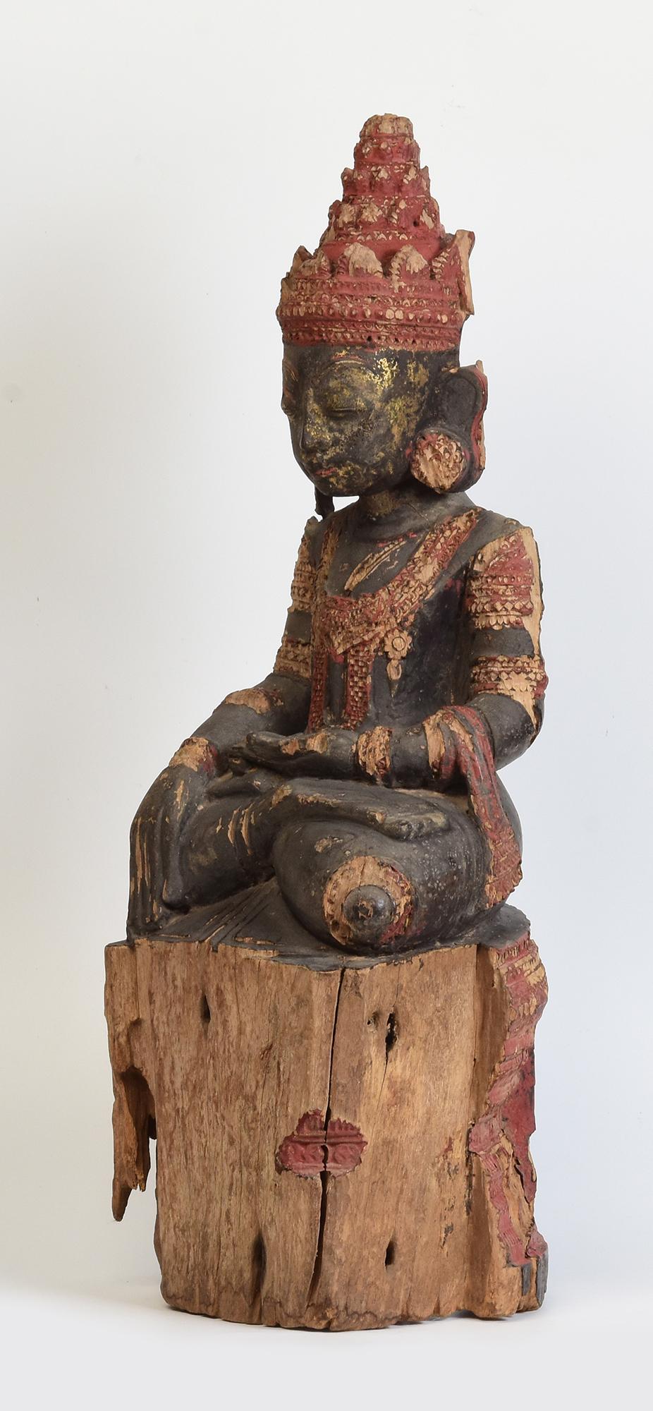16th Century, Ava, Rare Antique Burmese Wooden Seated Crowned Buddha For Sale 3