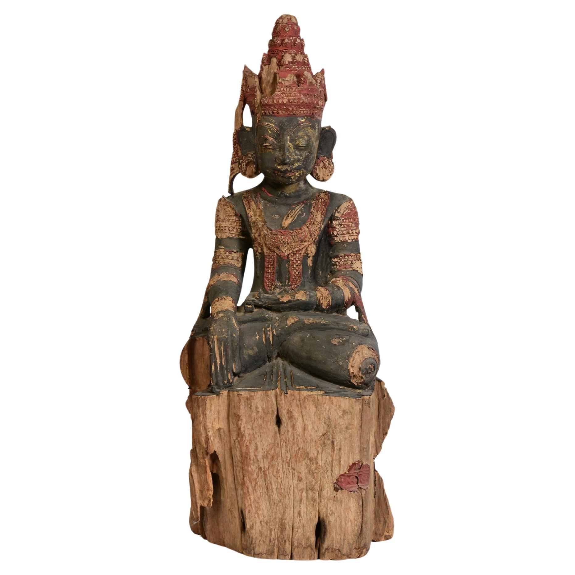 16th Century, Ava, Rare Antique Burmese Wooden Seated Crowned Buddha For Sale
