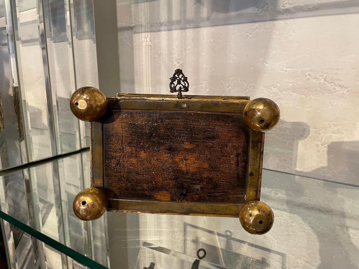16th Century Bronze and Gilded Copper Box For Sale 1