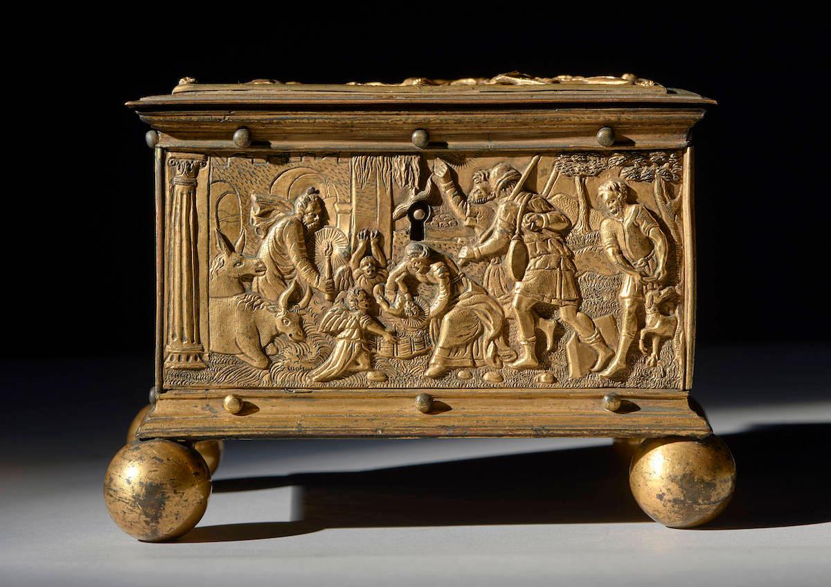 Dutch 16th Century Bronze and Gilded Copper Box For Sale